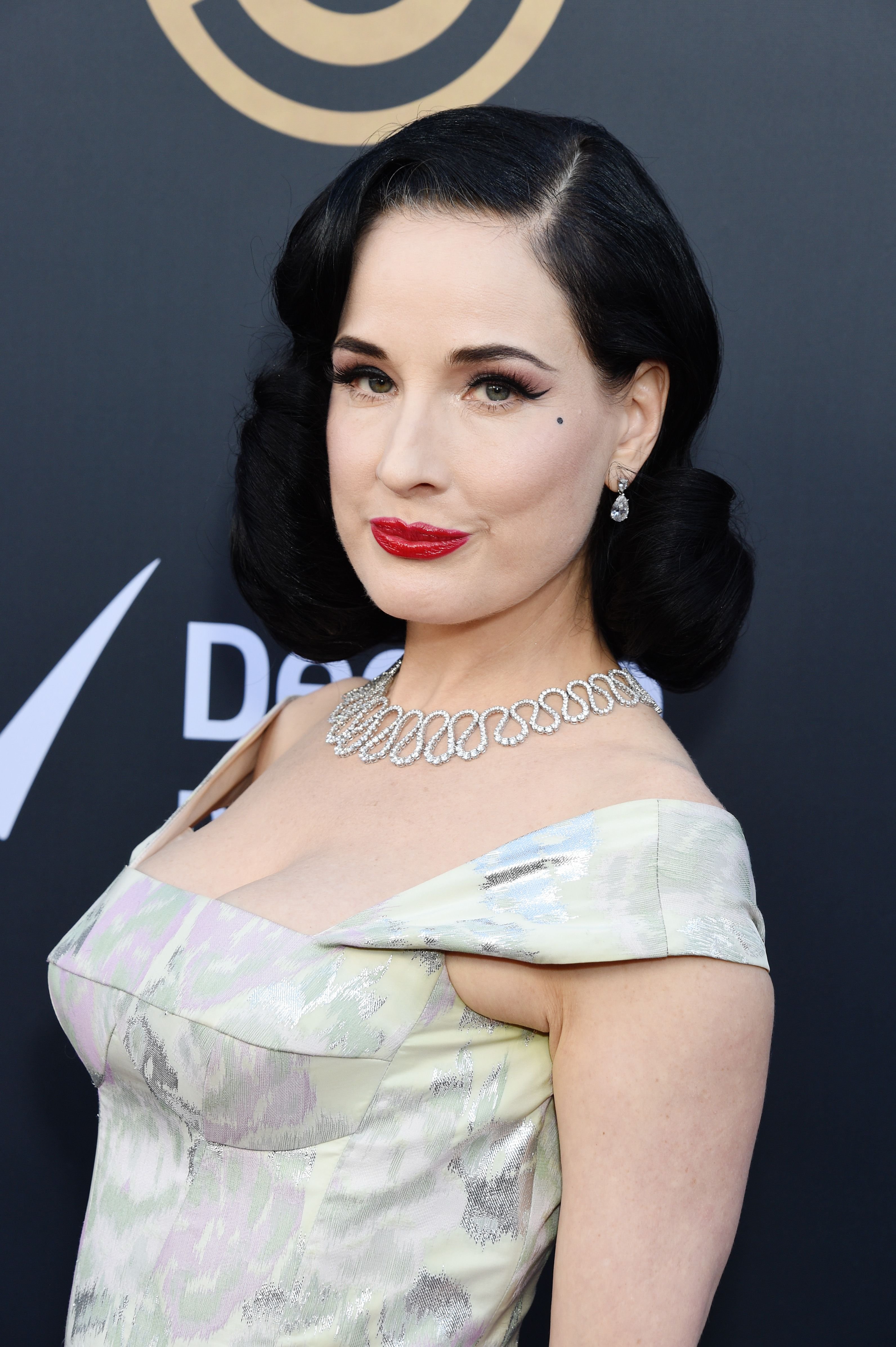  Dita Von Teese at the Comedy Central Roast of Alec Baldwin in 2019 in Beverly Hills, California | Source: Getty Images