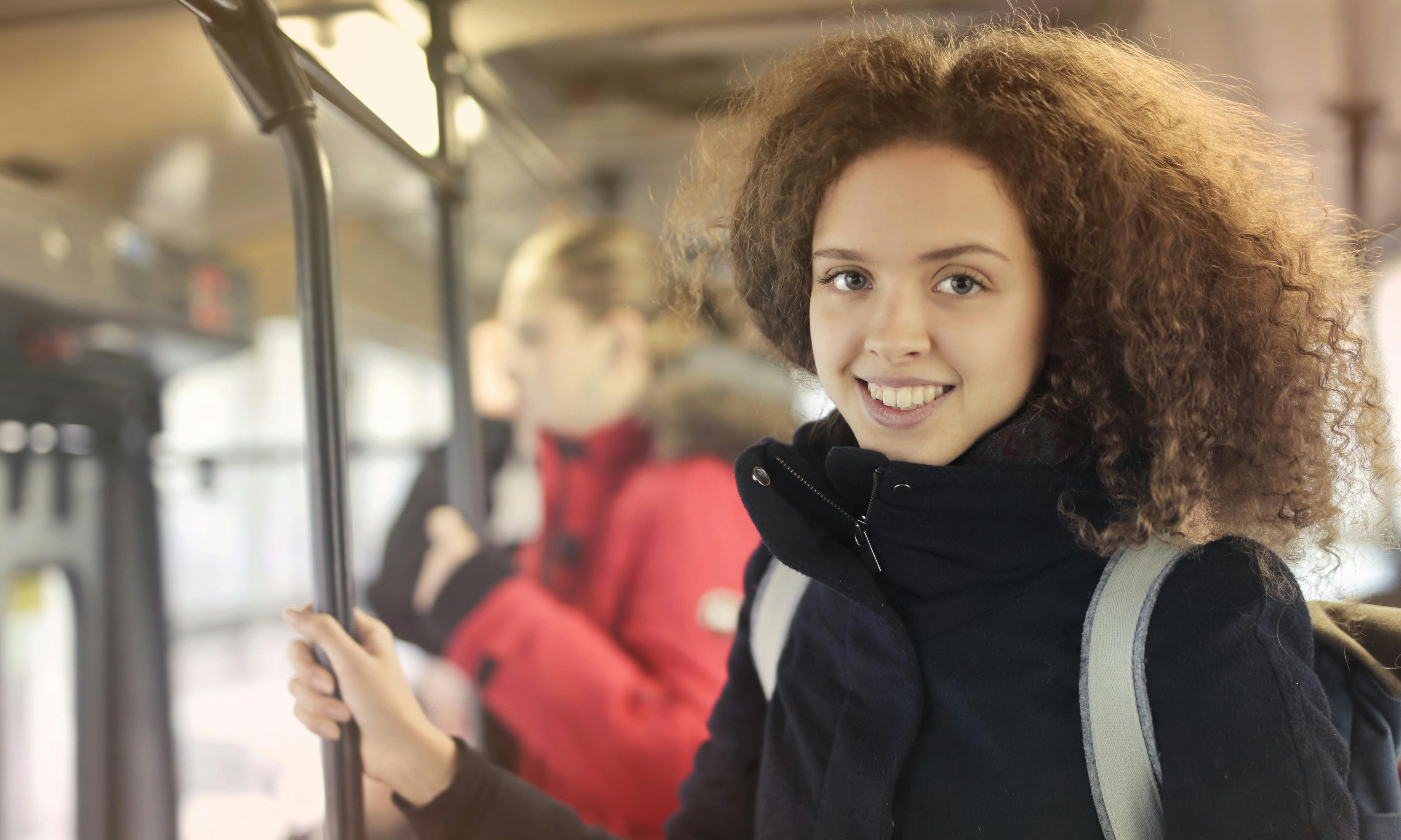 The woman reassures the struggling mom with a comforting look | Source: Pexels