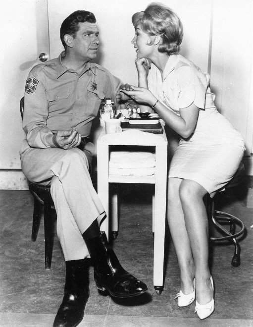  Andy Griffith and Barbara Eden from the television program "The Andy Griffith Show" in 1962. | Source: Wikimedia Commons