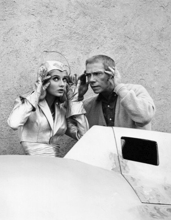 Jill Ireland and Ray Walston from the television comedy "My Favorite Martian," circa 1960s. | Photo: Wikimedia Commons Jill Ireland and Ray Walston from the television comedy "My Favorite Martian," circa 1960s. | Photo: Wikimedia Commons