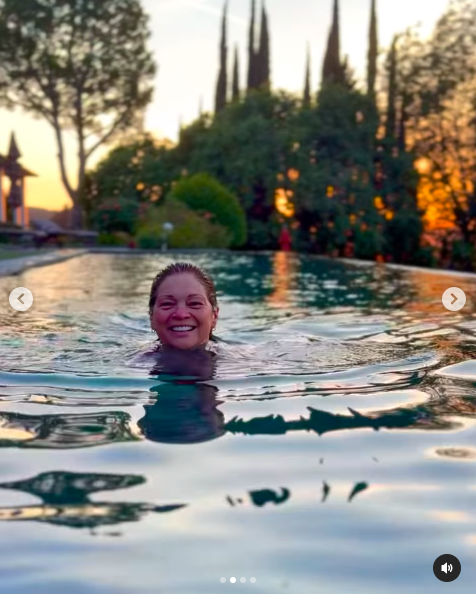 Valerie Bertinelli taking a cold plunge in her pool. | Source: Instagram/wolfiesmom