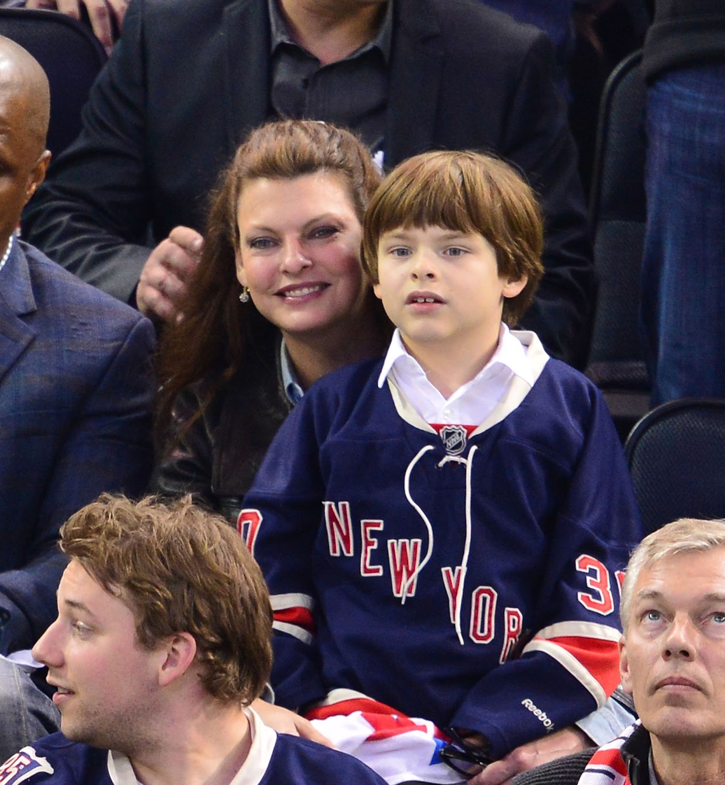 Linda Evangelista attended the Montreal Canadiens vs. New York Rangers game with her young son at Madison Square Garden on May 29, 2014. Though she was a fashion icon, Evangelista’s priority was being a supportive mother, often joining her son for “boy things” like sports. | Source: Getty Images