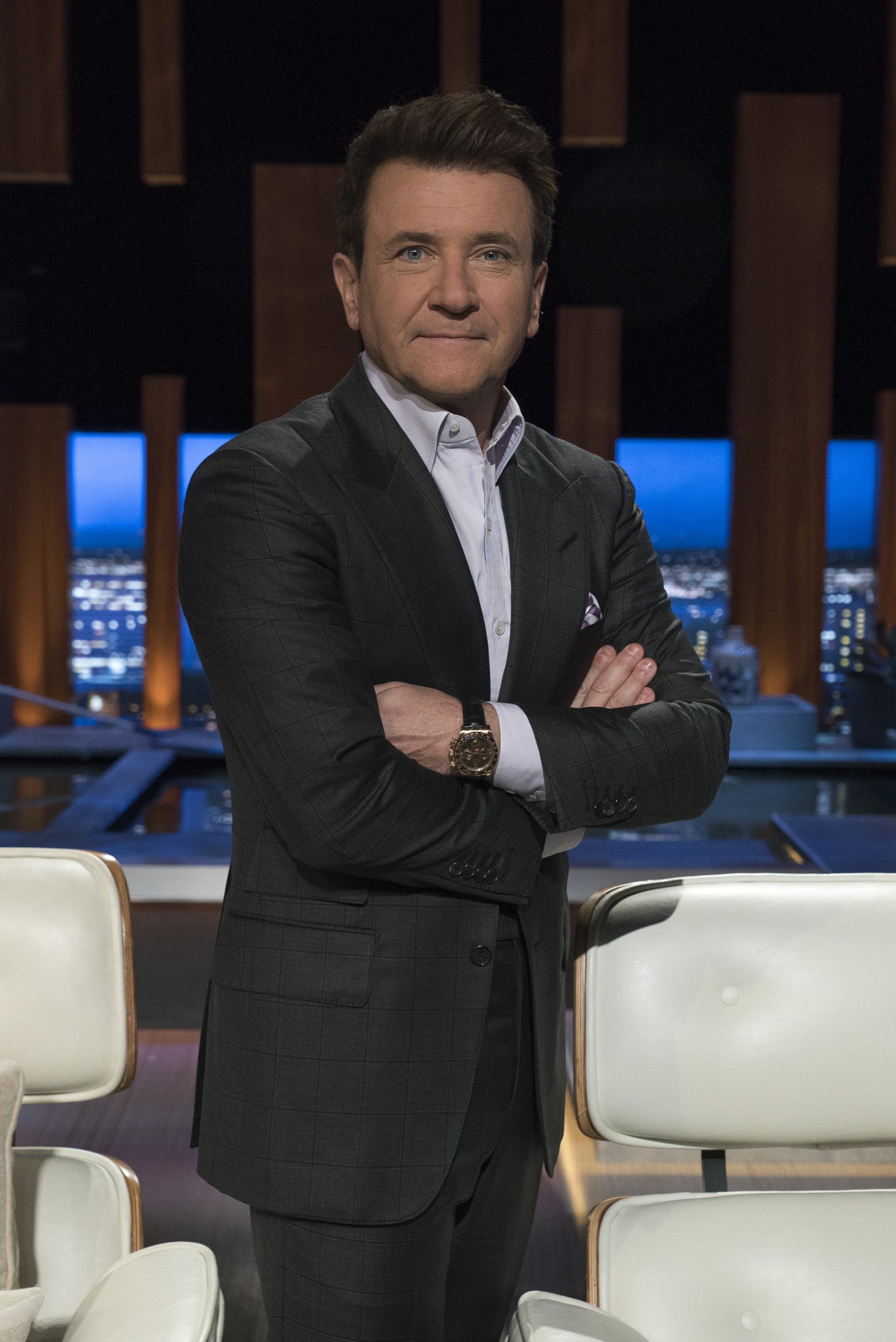 Robert Herjavec pictured on set on "Shark Tank," 2019. | Photo: Getty Images