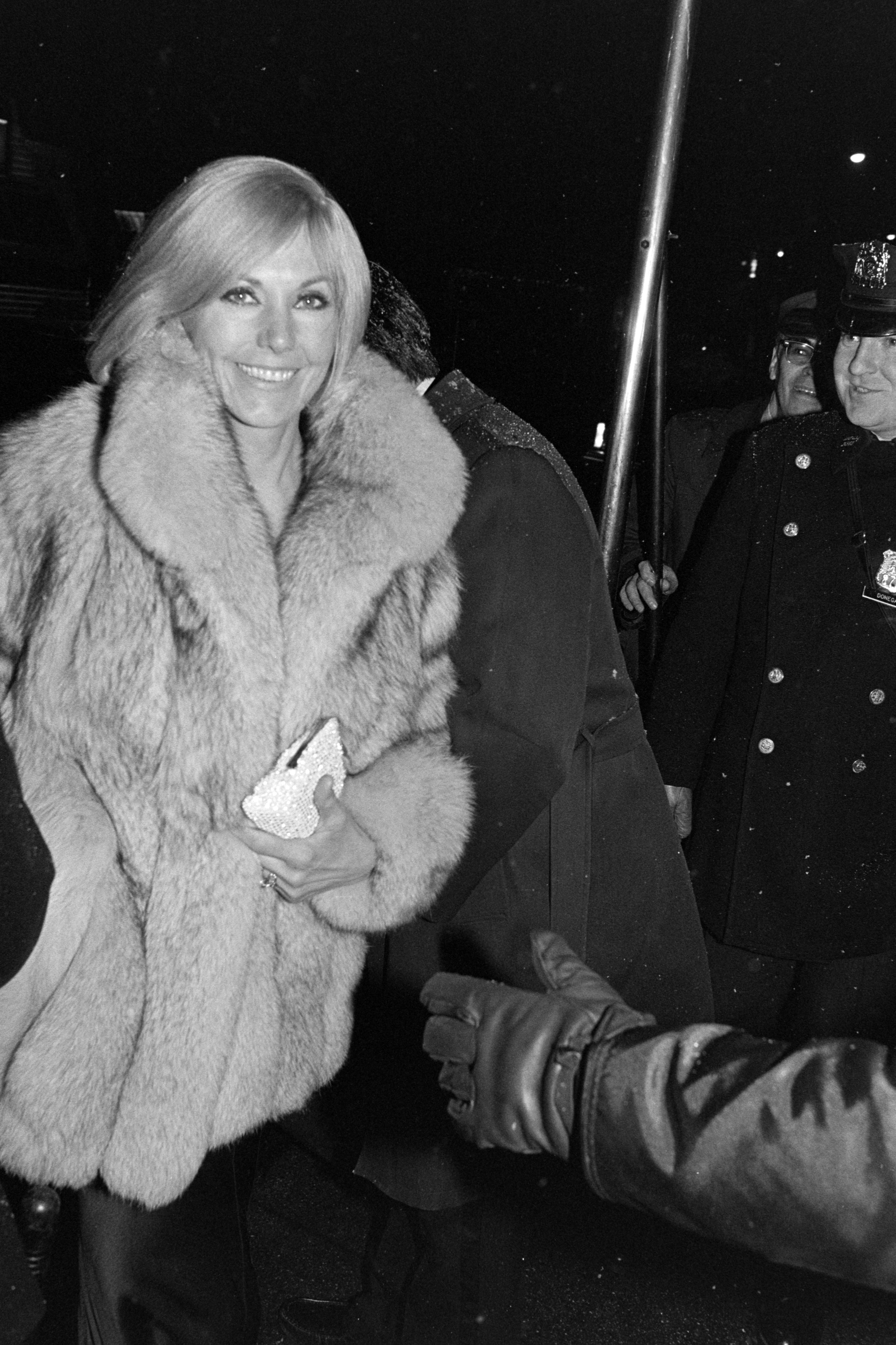 Kim Novak attends an event, benefitting the Mountbatten Memorial Fund, at the Ziegfeld Theatre in New York City, on December 15, 1980. | Source: Getty Images