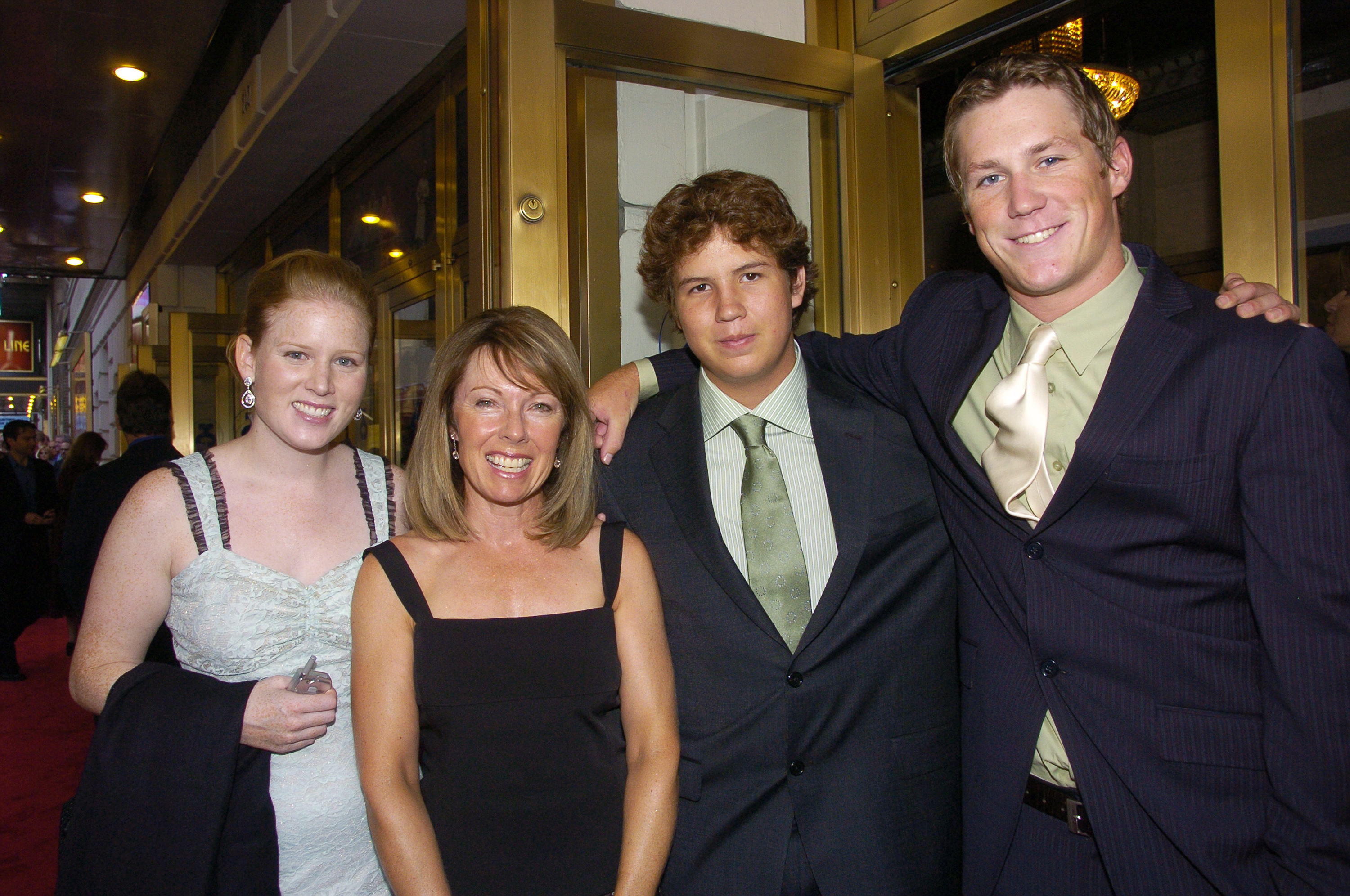 Martin Short’s wife, Nancy Dolman, and their children, Katherine, Henry and Oliver Short, gather at the Bernard B. Jacobs Theatre on April 13, 2006. | Source: Getty Images