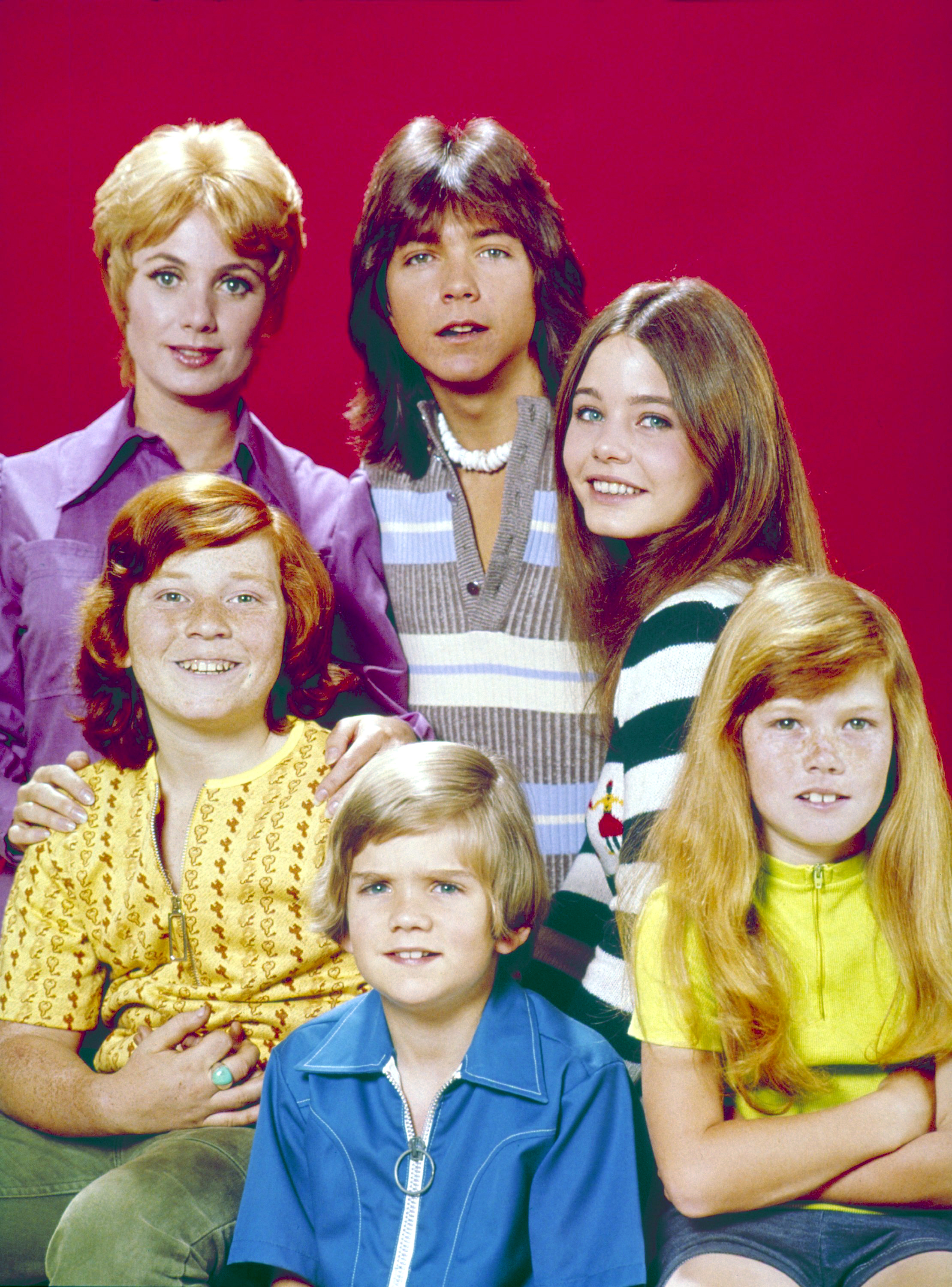 Shirley Jones, David Cassidy, Susan Dey; Danny Bonaduce, Brian Forster, Suzanne Crough on the set of "The Partridge Family" in 1972 | Source: Getty Images