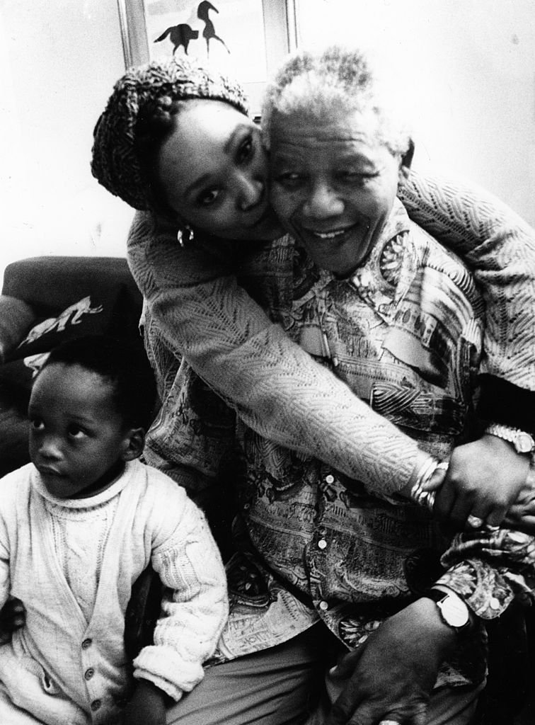 Nelson Mandela mit seiner Tochter Zinzi Mandela Hlongwane, 1995