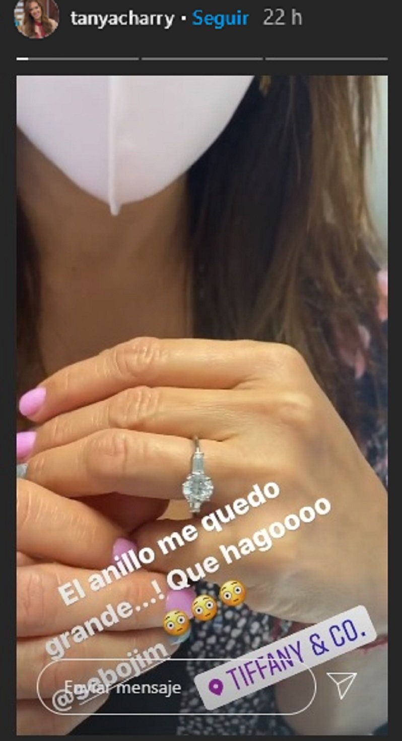Tanya Charry mostrando su anillo de compromiso a sus seguidores de Instagram. | Foto: Historias de Instagram/tanyacharry