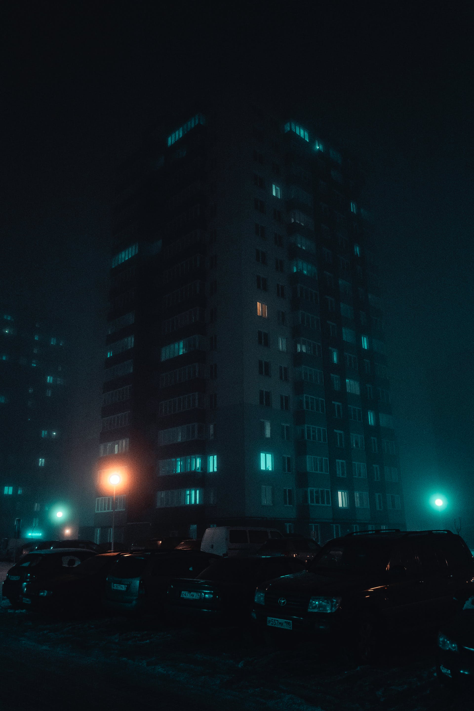 Cars parked near a building | Source: Pexels