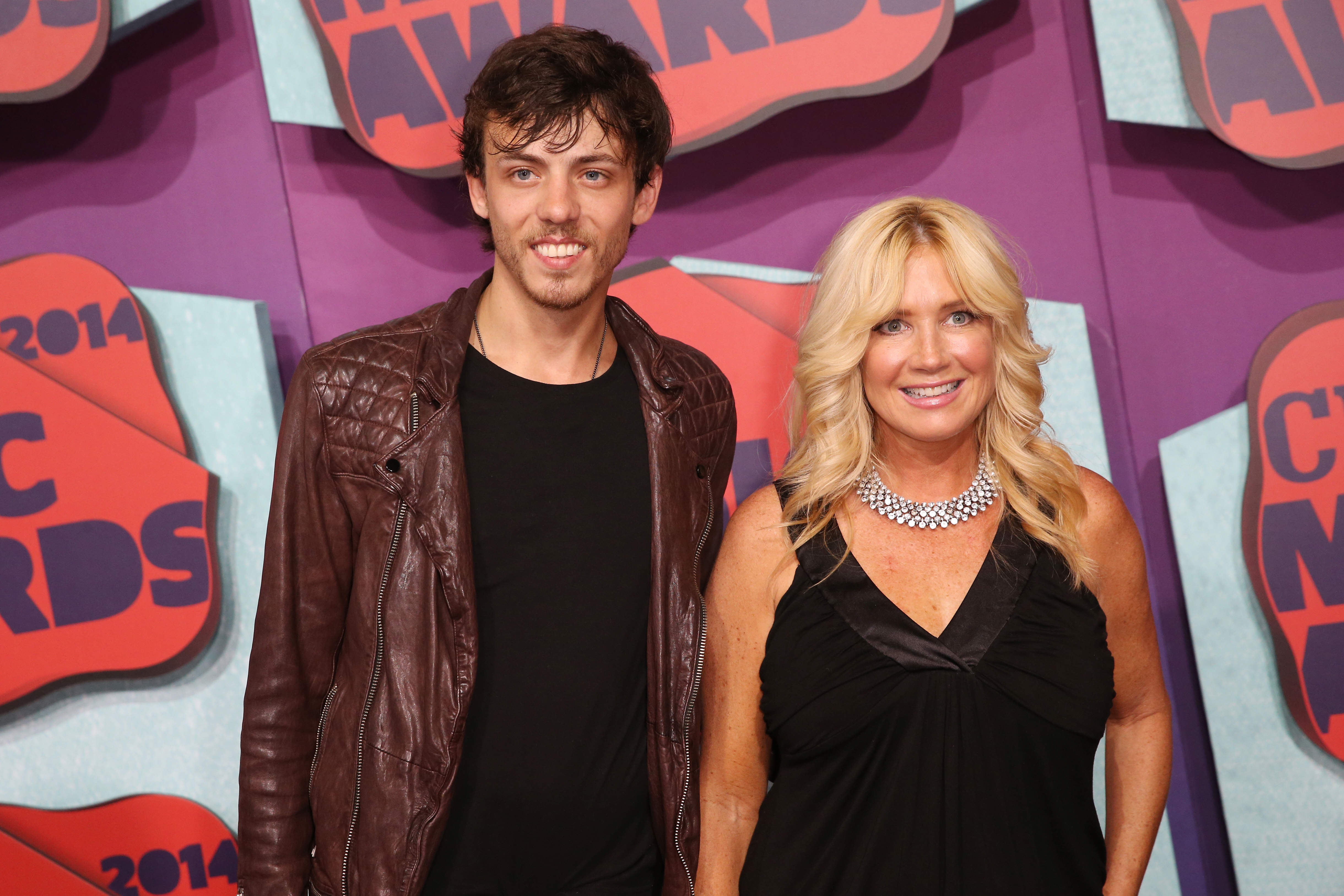 Chris Janson and wife Kelly Lynn Janson at the 2014 CMT Music Awards in Nashville, Tennessee. | Source: Getty Images