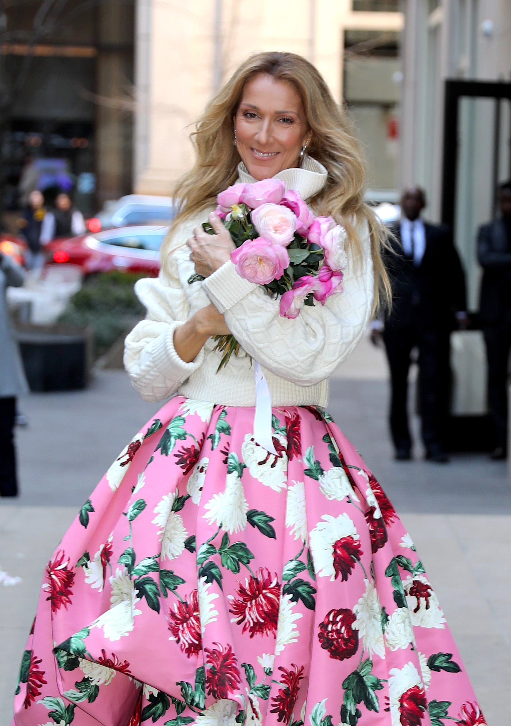 Celine Dion seen walking on the streets of New York holding flowers, 2020 | Photo: Getty Images 