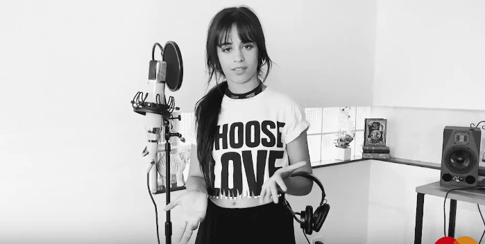 Camila Cabello performing on her Acoustic Concert  | Photo: Youtube /  Camila Cabello