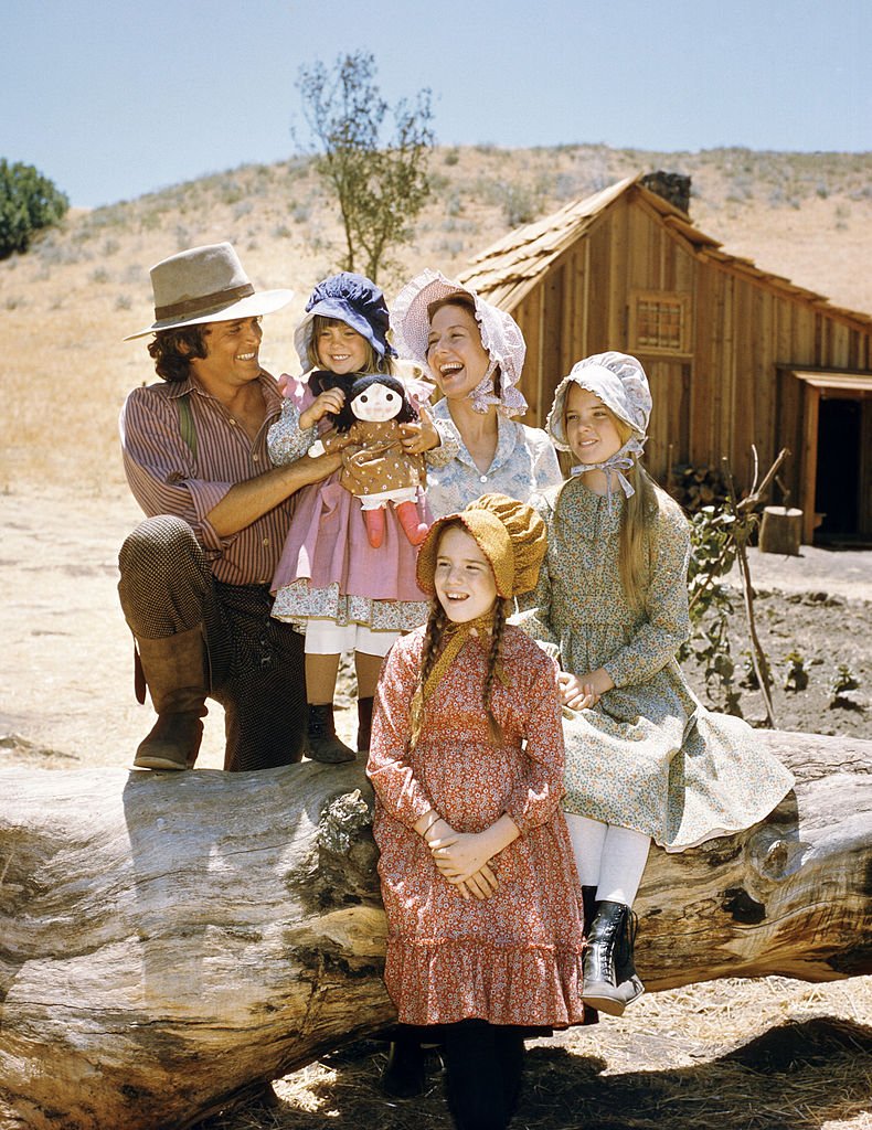 (From left) Michael Landon as Charles Philip Ingalls, Lindsay or Sydney Greenbush as Carrie Ingalls, Karen Grassle as Caroline Quiner Holbrook Ingalls, Melisssa Sue Anderson as Mary Ingalls Kendall, Melissa Gilbert as Laura Ingalls Wilder during Season 1 of "Little House on the Prairie | Photo: Getty Images