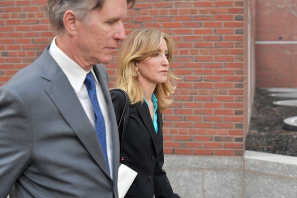 Felicity Huffman exits the John Joseph Moakley U.S. Courthouse on April 3, 2019, in Boston, Massachusetts. | Source: Getty Images.