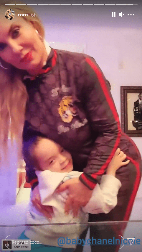 A photo of Chanel Nicole hugging her mom Coco Austin. | Photo: Instagram/Coco