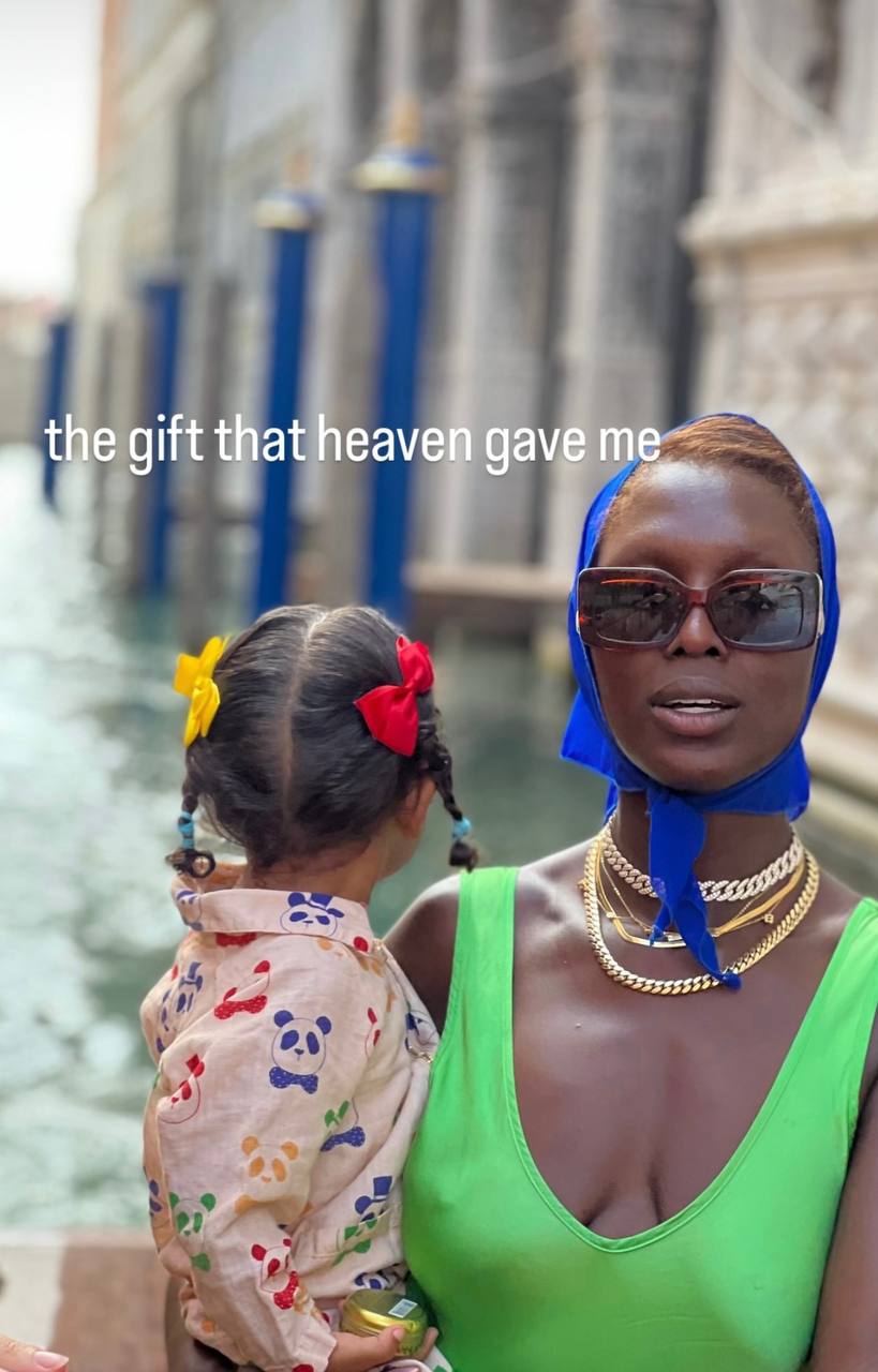 Jodie Turner-Smith holds daughter Juno Jackson during a day out | Source: Instagram/jodiesmith