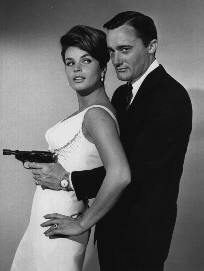 Photo of Senta Berger and Robert Vaughn from the television program The Man From U.N.C.L.E. | Photo: NBC Television, Public domain, via Wikimedia Commons
