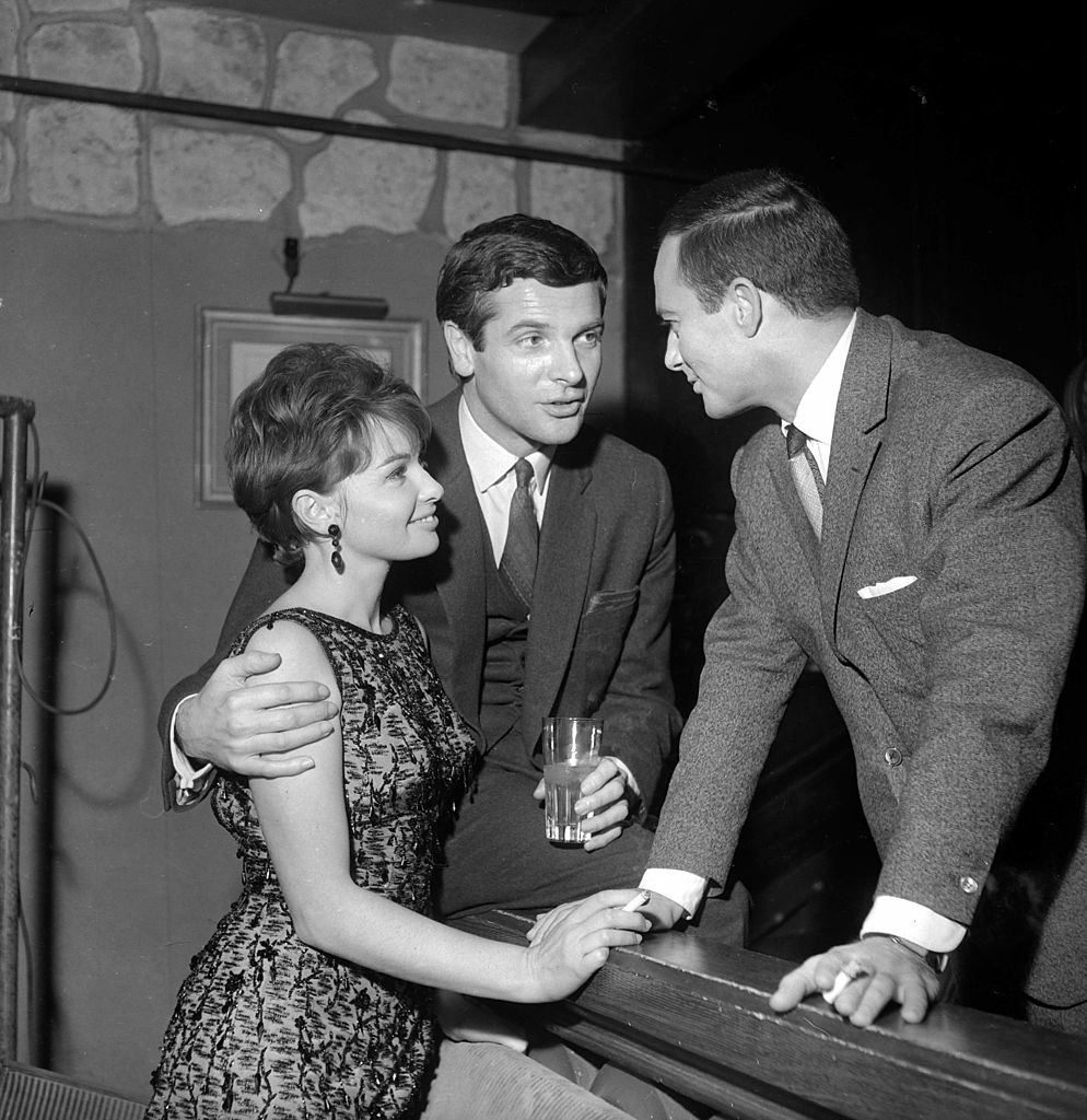 Françoise Arnoul, Paul Guers et Francois Patrice à Paris, Club de Saint-Hilaire, 1964. | Photo : Getty Images Françoise Arnoul, Paul Guers et Francois Patrice à Paris, Club de Saint-Hilaire, 1964. | Photo : Getty Images
