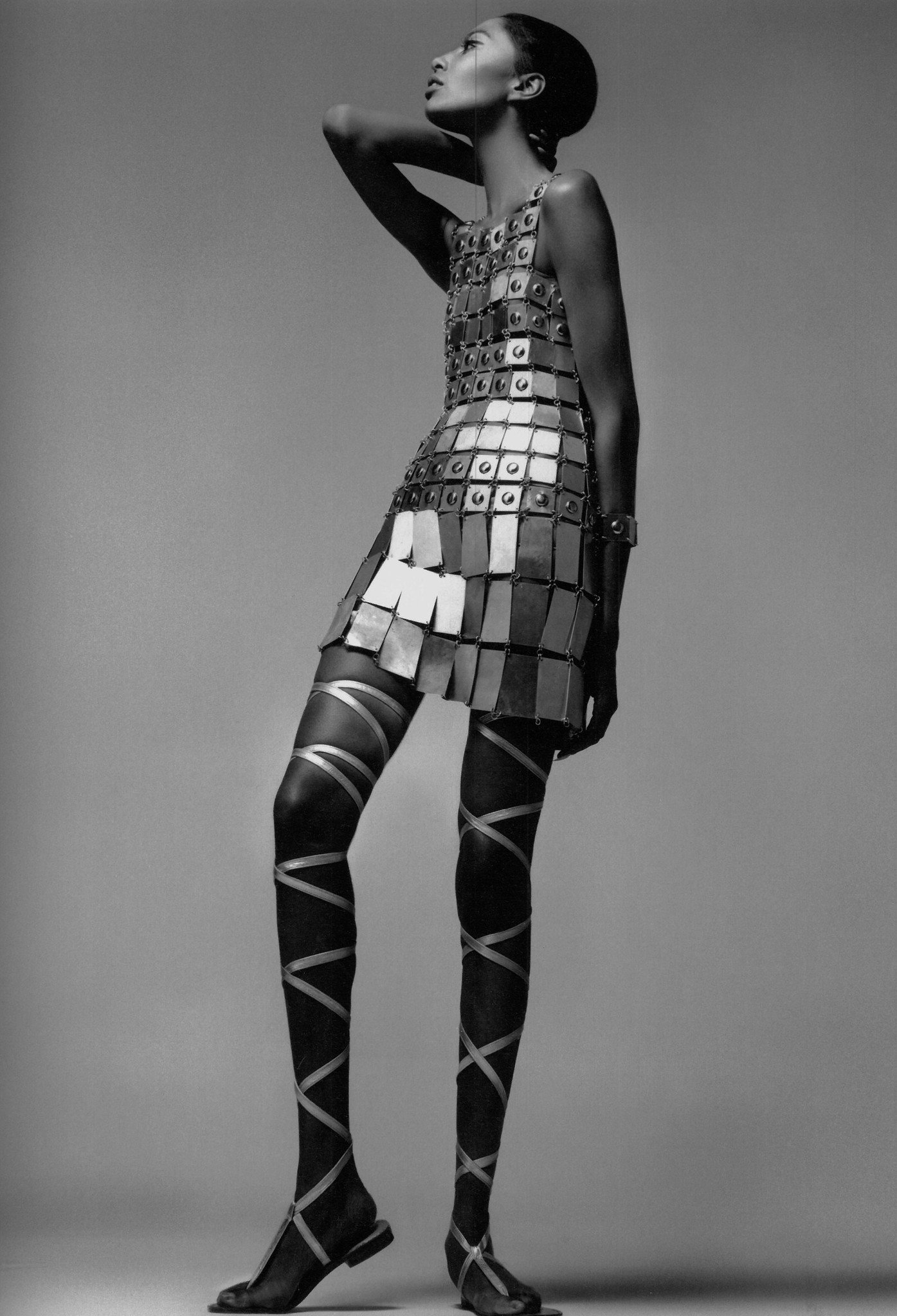 Donyale Luna, modelo estadounidense, vistiendo un traje de Paco Rabanne en 1966. | Imagen: Flickr Donyale Luna, modelo estadounidense, vistiendo un traje de Paco Rabanne en 1966. | Imagen: Flickr