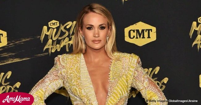 Carrie Underwood's Twitter fans gush over her legs in CMT Awards pics