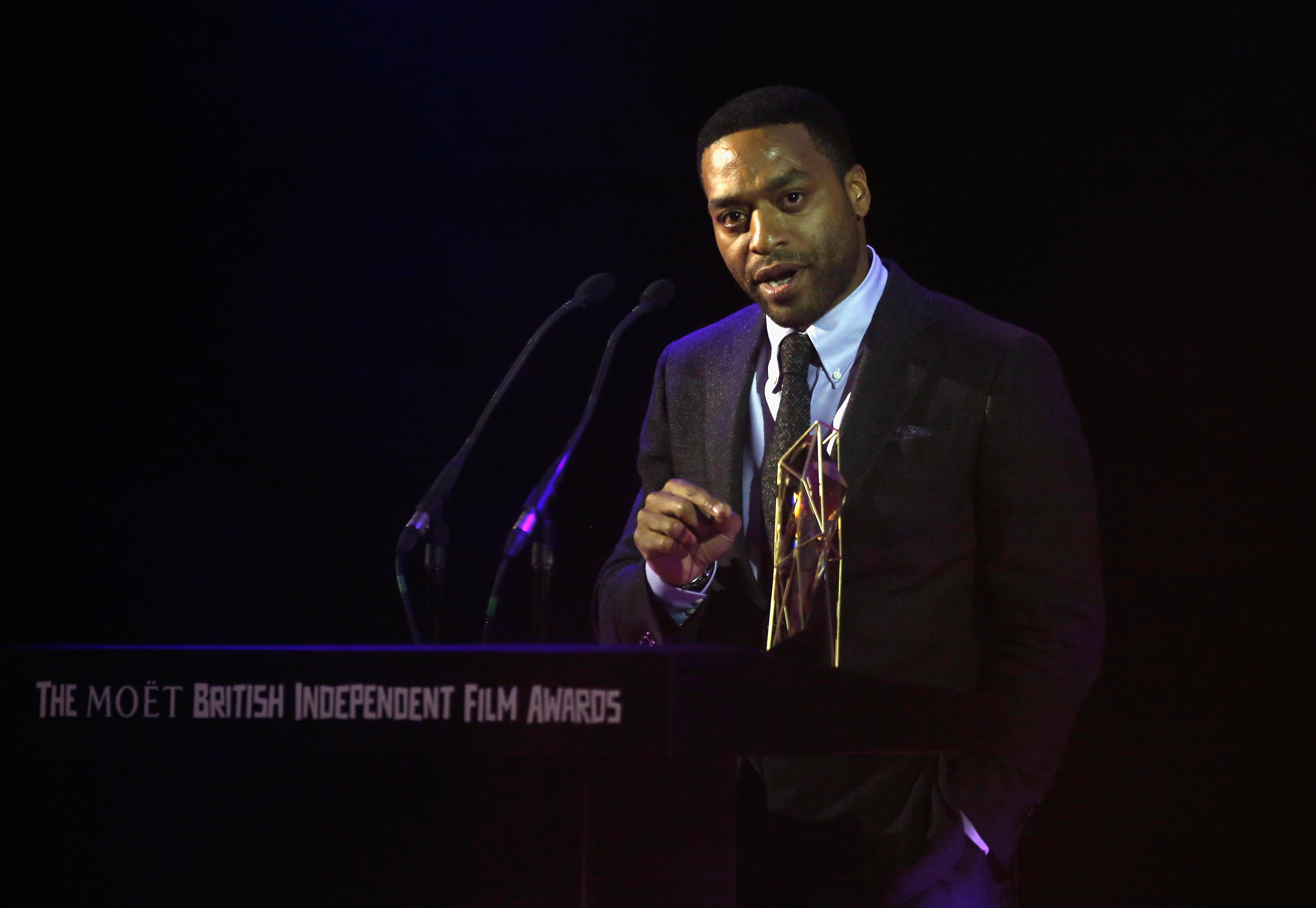 Chiwetel Ejiofor onstage as he accepts the Richard Harris Award at The Moet British Independent Film Awards 2015 at Old Billingsgate Market on December 6, 2015, in London, England | Source: Getty Images