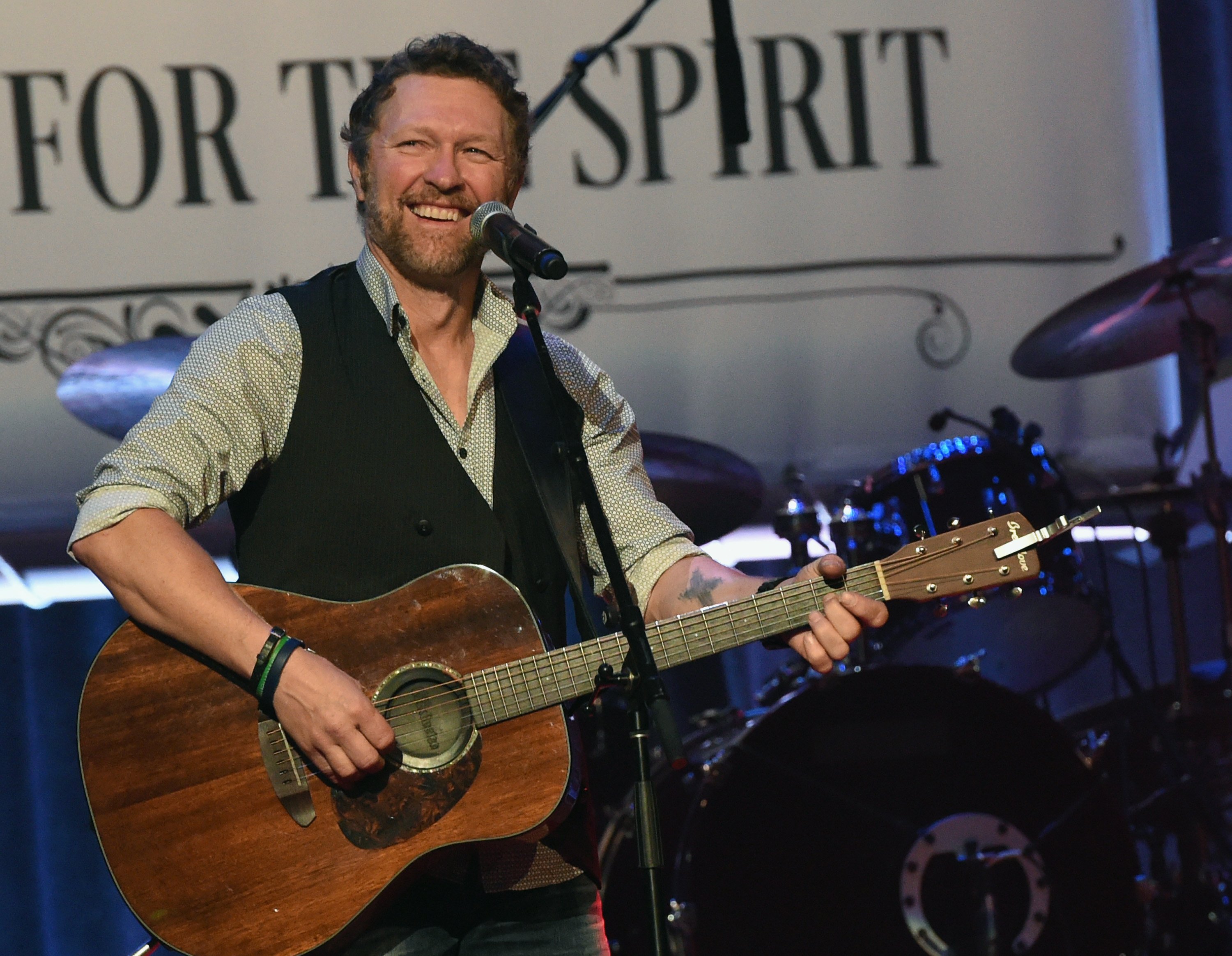 Craig Morgan performs during Sam's Place - Music For The Spirit 2017 at Ryman Auditorium on May 7, 2017, in Nashville, Tennessee. | Source: Getty Images