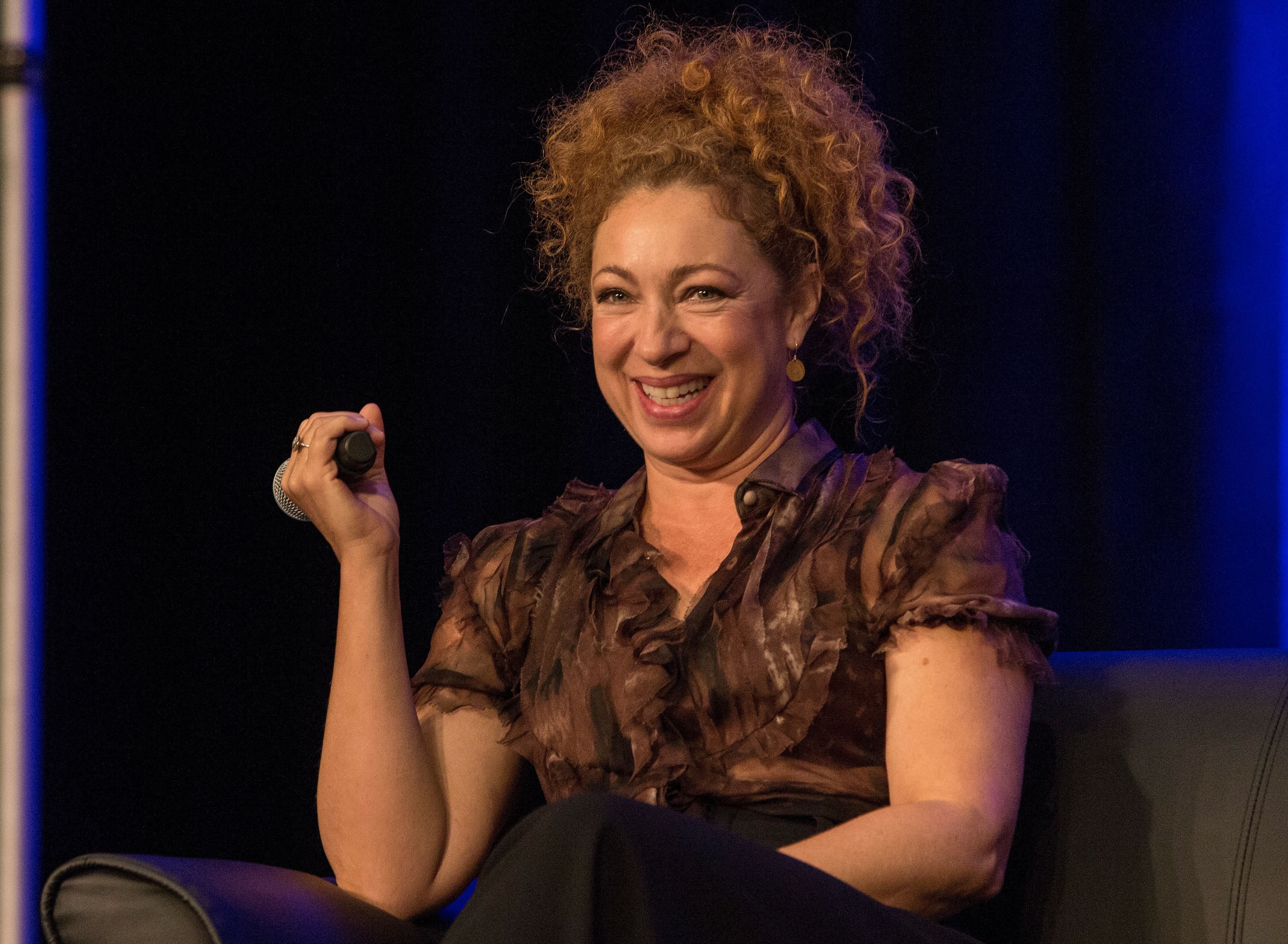 Alex Kingston drops by the Wizard World Chicago Comic-Con at Donald E. Stephens Convention Center on August 27, 2017 in Rosemont, Illinois. | Source: Getty Images