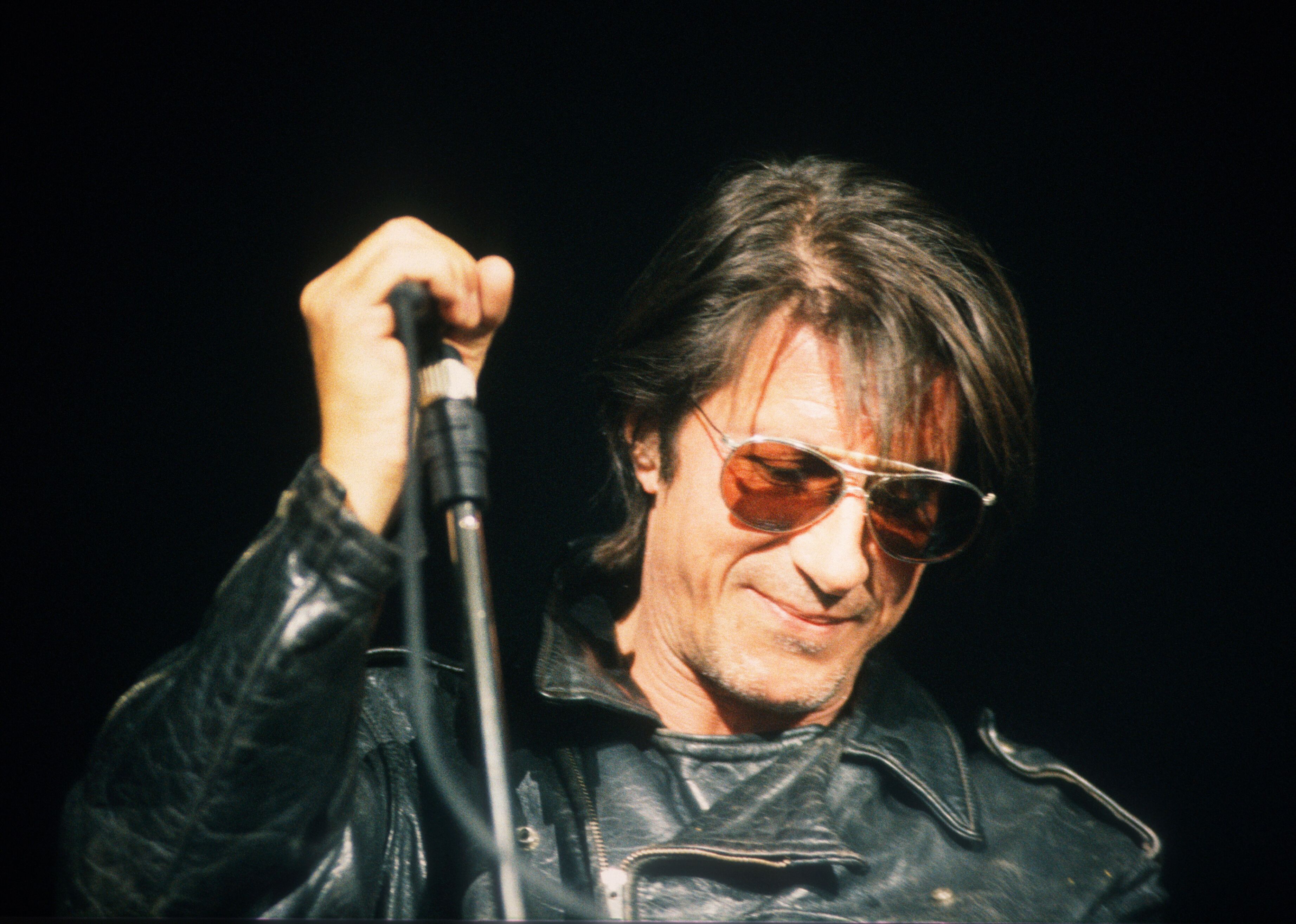 Jacques Dutronc au concert lors du Vorst Nationaal, Bruxelles, Belgique, 20/04/1993. | Photo : Getty Images Jacques Dutronc au concert lors du Vorst Nationaal, Bruxelles, Belgique, 20/04/1993. | Photo : Getty Images