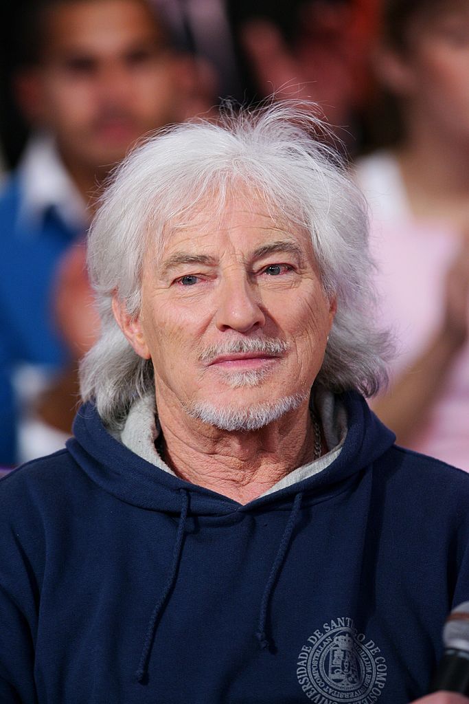 Hugues Aufray à l'émission "Vivement Dimanche" - le 07 Novembre 2017 à Paris, France. | Photo : Getty Images Hugues Aufray à l'émission "Vivement Dimanche" - le 07 Novembre 2017 à Paris, France. | Photo : Getty Images