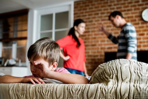 Parents fighting while child is crying. | Source: Shutterstock.