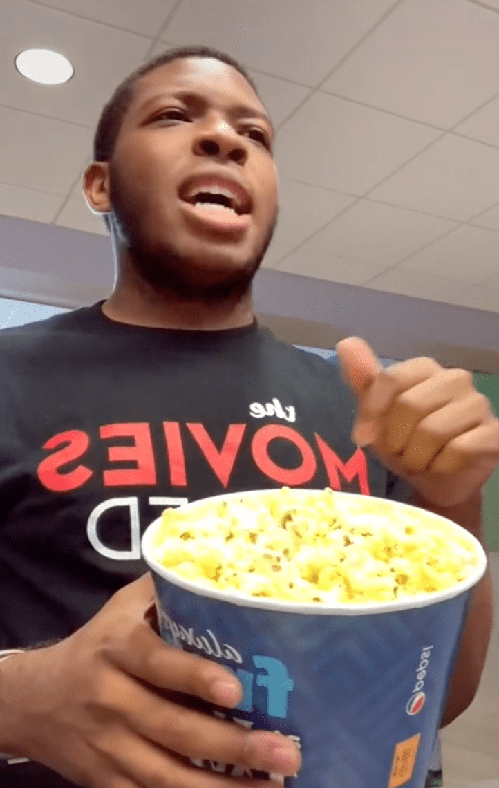 In a viral video a man acts like a customer to show people how they are scammed out of popcorn at cinemas | Photo: TikTok/thatcoolguy.25597