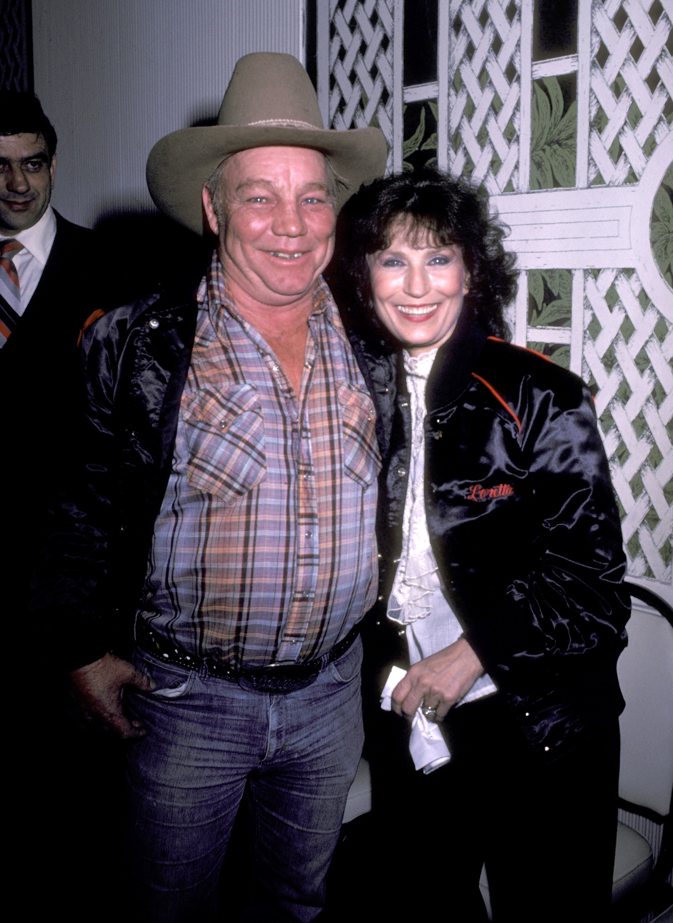 Loretta Lynn and husband Oliver Mooney' Lynn, Jr. at the Loretta Goes Broadway Benefit Concert Party in 1982 | Source: Getty Images