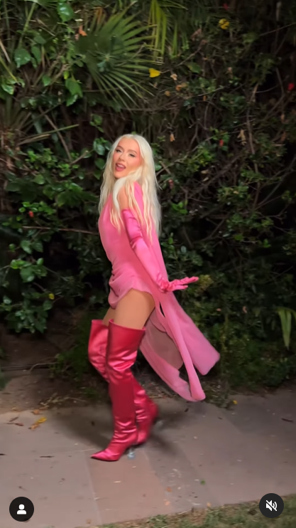 Christina Aguilera stylishly showcases her slimmed-down figure in a video from her trip to Italy in July 2024. | Source: Instagram/xtina