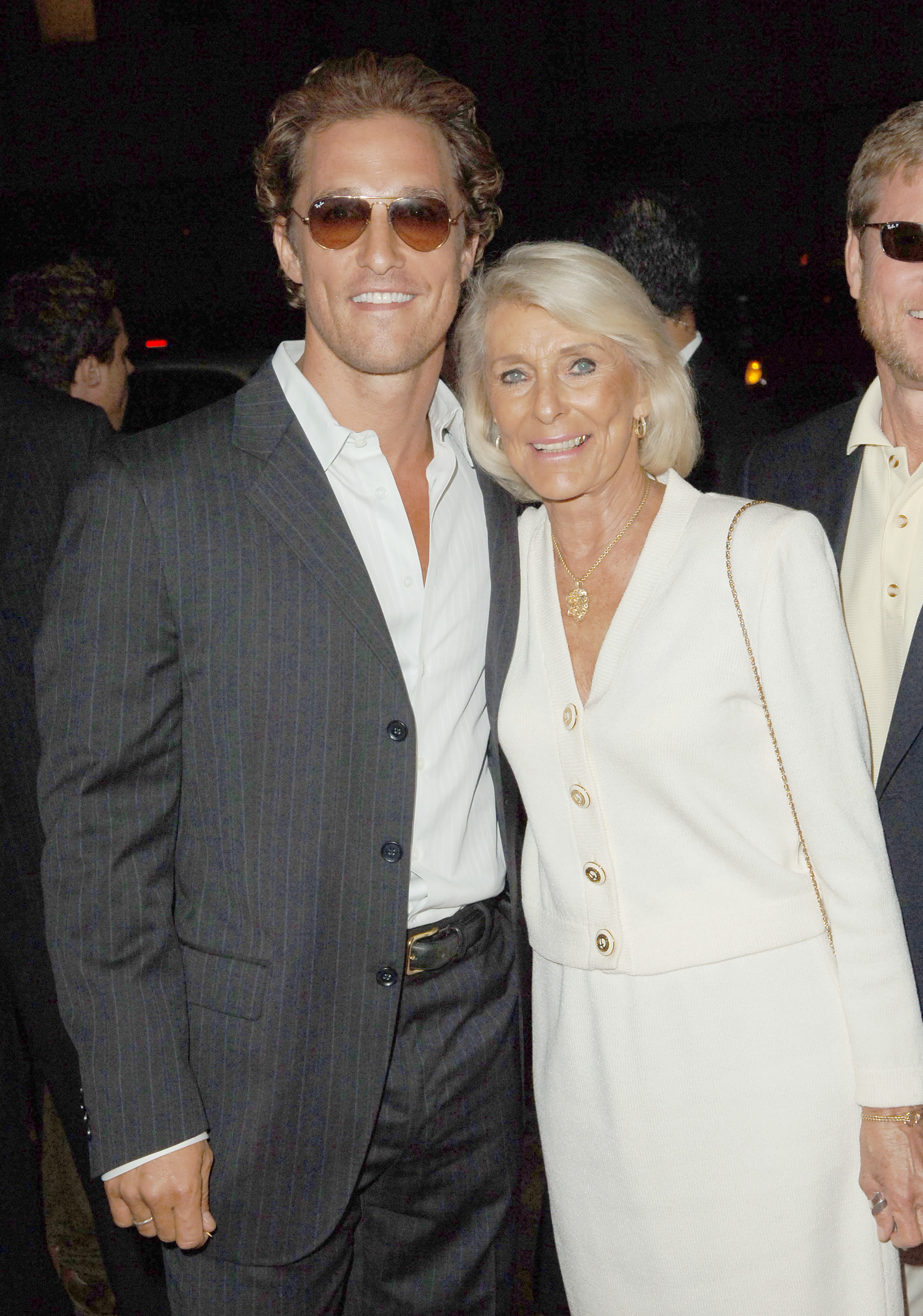 Matthew McConaughey and his mother during the "Two for the Money" Los Angeles premiere in Beverly Hills, California, on September 26, 2005 | Source: Getty Images