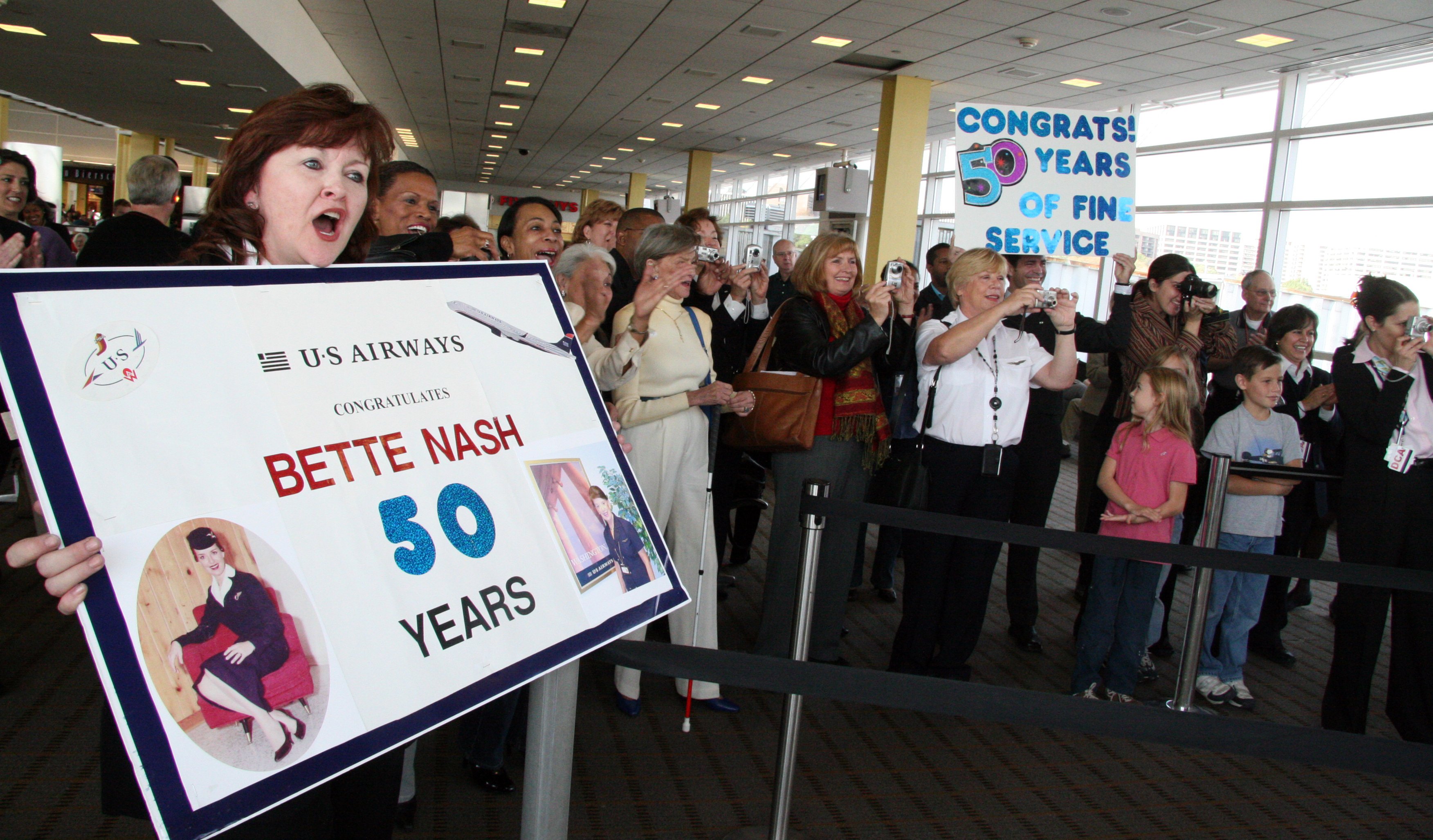 Friends and family celebrating Bette Nash's 50 years of service in Arlington, Virginia on November 1, 2007. | Source: Getty Images