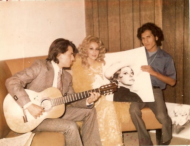 Enrique Guzmán y Silvia Pinal en una entrevista en Ciudad Juarez, Chihuahua, 1971. | Imagen: Flickr