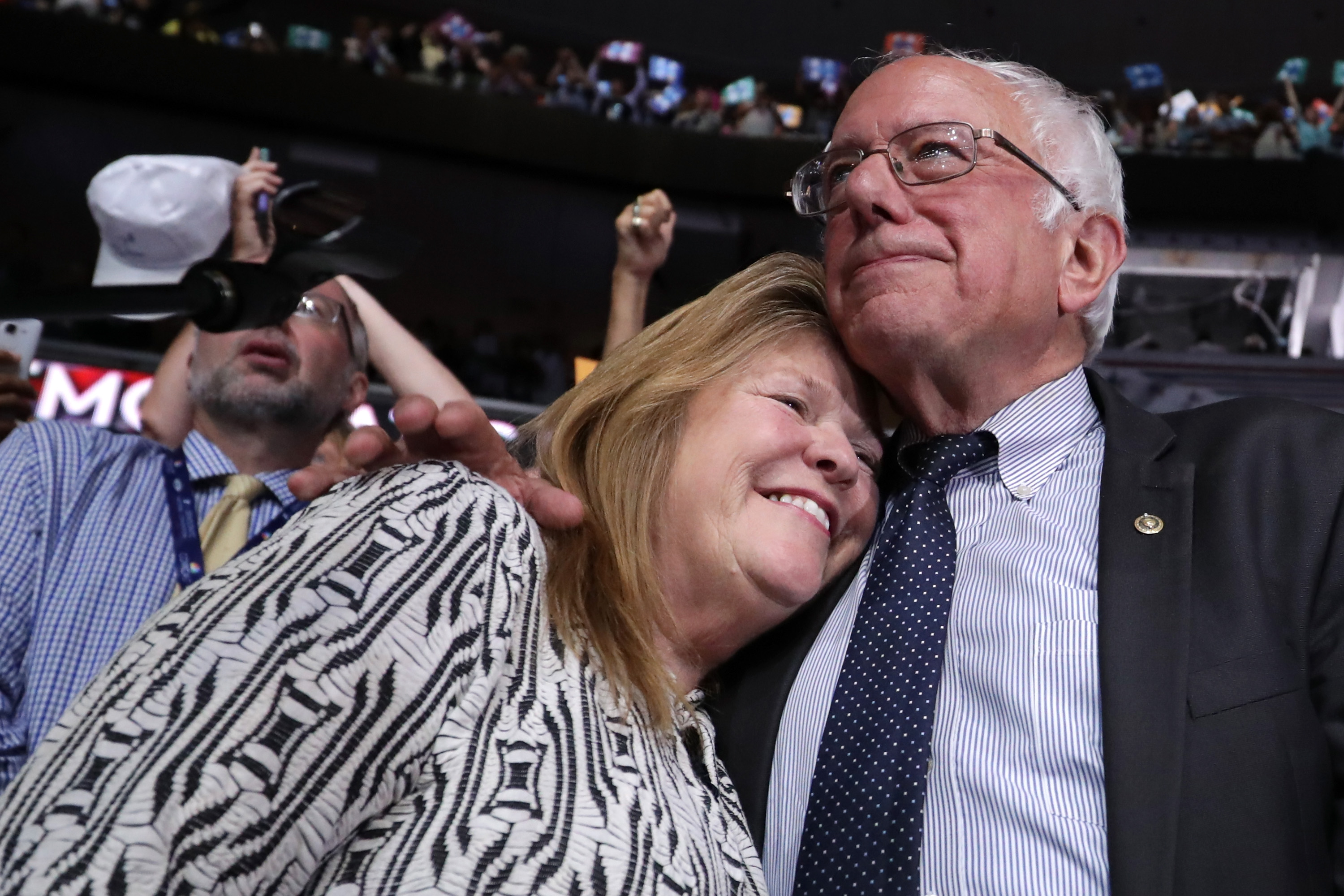 Jane and Bernie Sanders on the second day of the Democratic National Convention on July 26, 2016, in Philadelphia, Pennsylvania. | Source: Getty Images