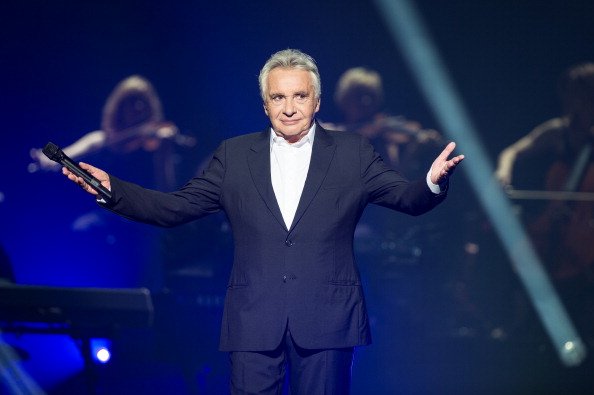 Michel Sardou se produit à L'Olympia le 9 juin 2013 à Paris, France. |Photo : Getty Images