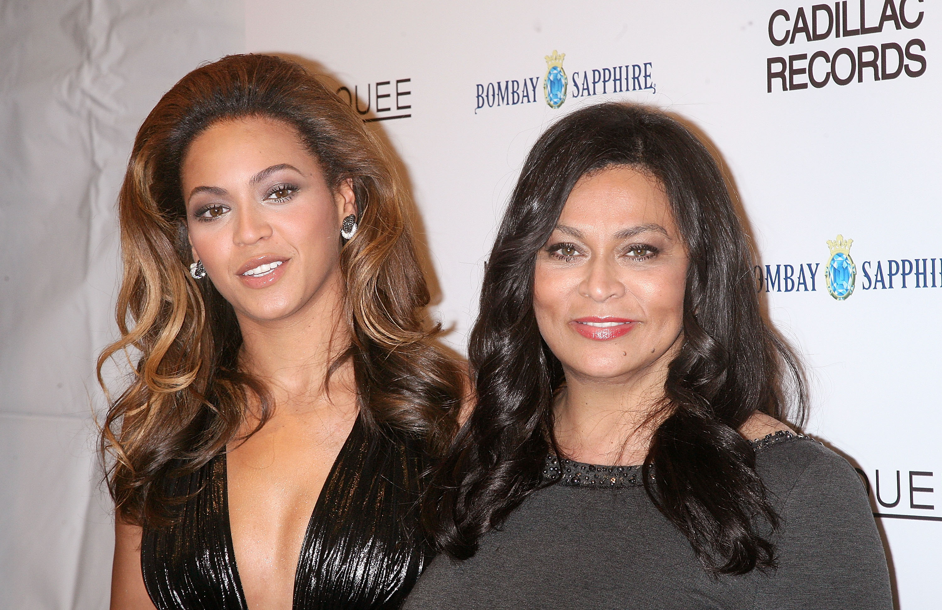 Beyoncé and her mother Tina Knowles at the premiere of "Cadillac Records" on December 1, 2008, in New York City. | Source: Getty Images