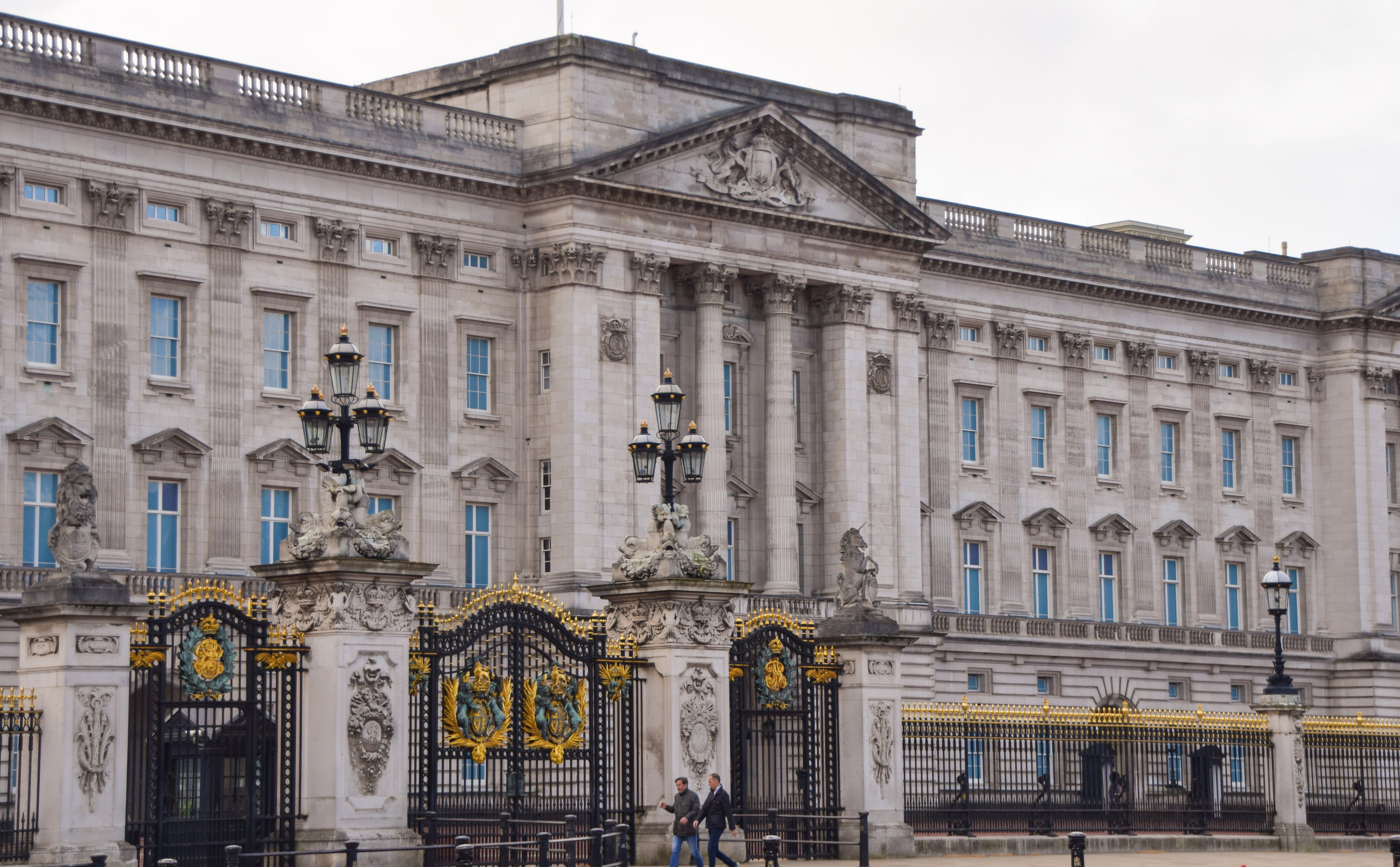  A photograph of an exterior view of Buckingham Palace in London. / Source: Getty Images