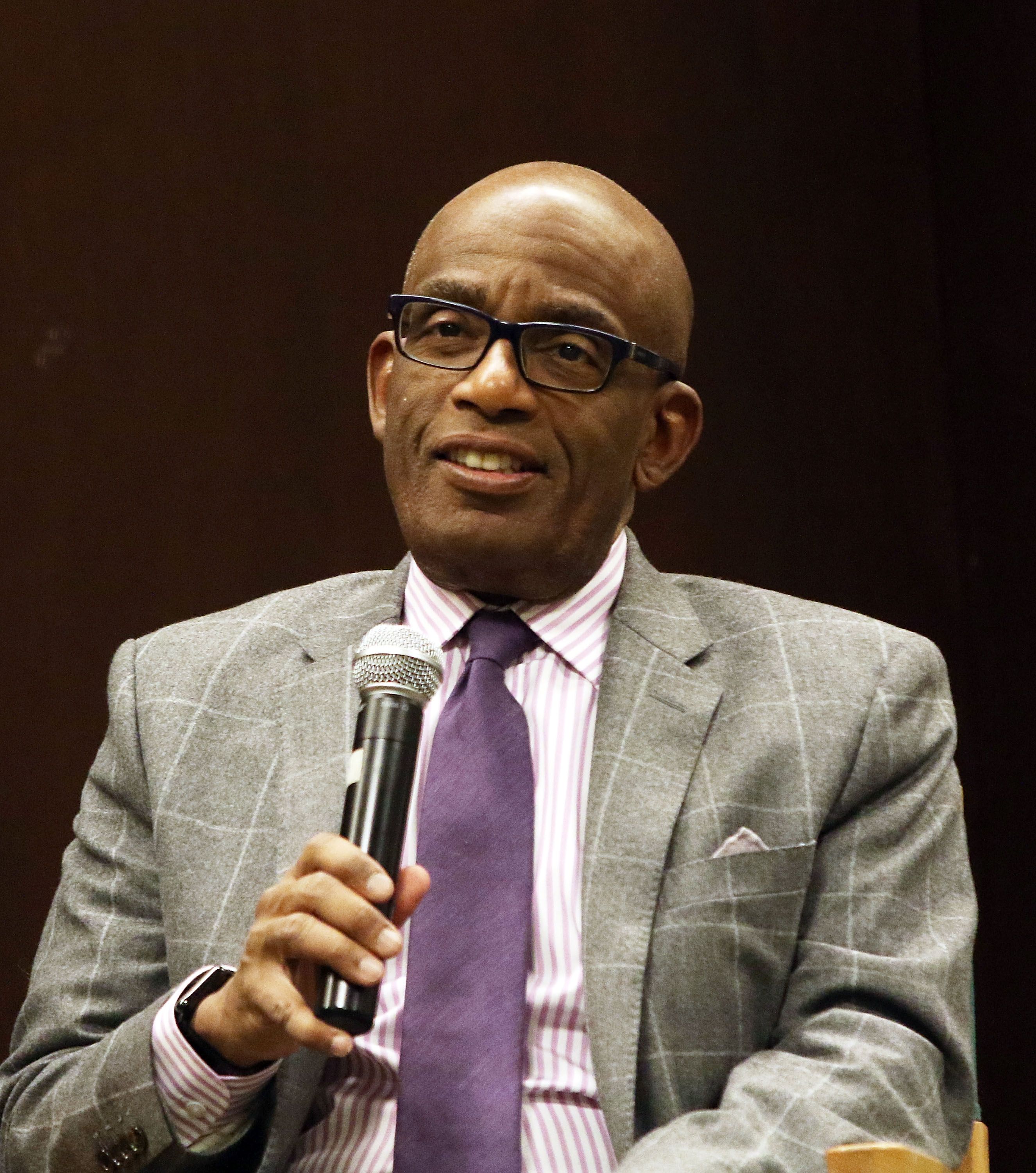 Al Roker promotes his book at Barnes & Noble 82nd Street on January 7, 2016 | Photo: Getty Images