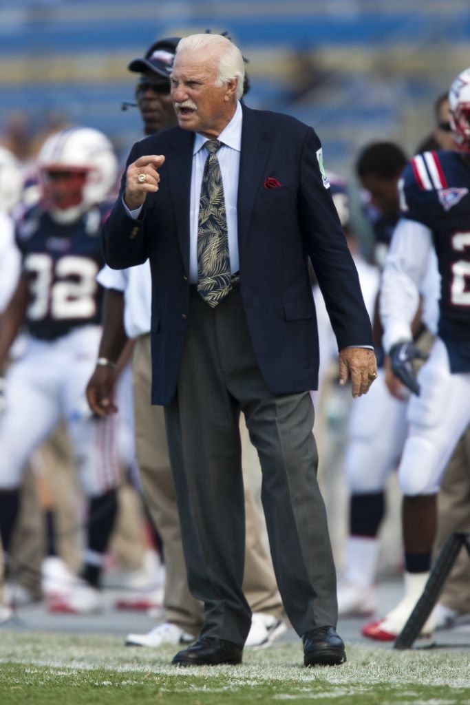 Coach Howard Schnellenberger on September 26, 2009 in Ft. Lauderdale, Florida | Photo: Getty Images