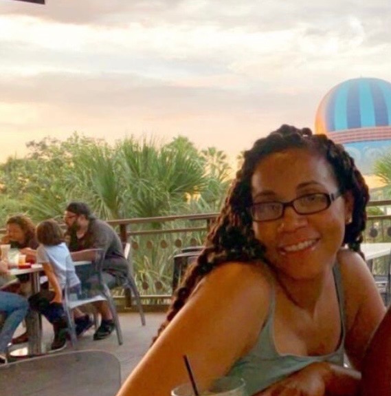Monica Morris at an outdoor restaurant | Source: GoFundMe