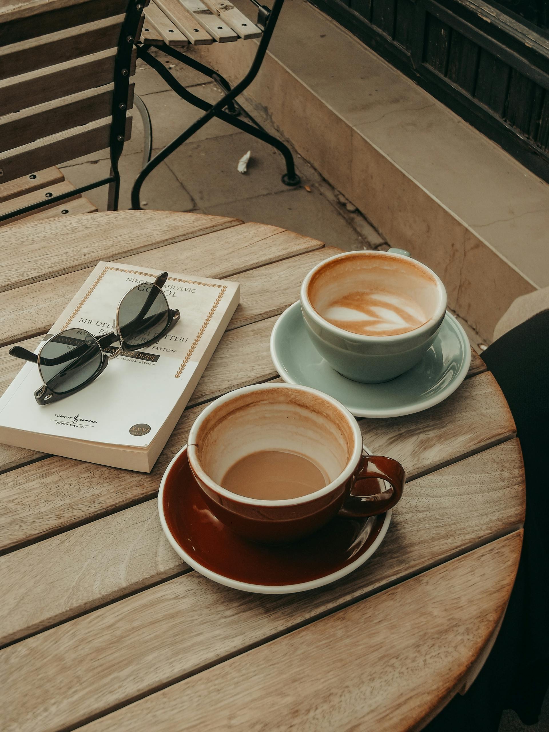 Two cups of coffee on a table | Source: Pexels