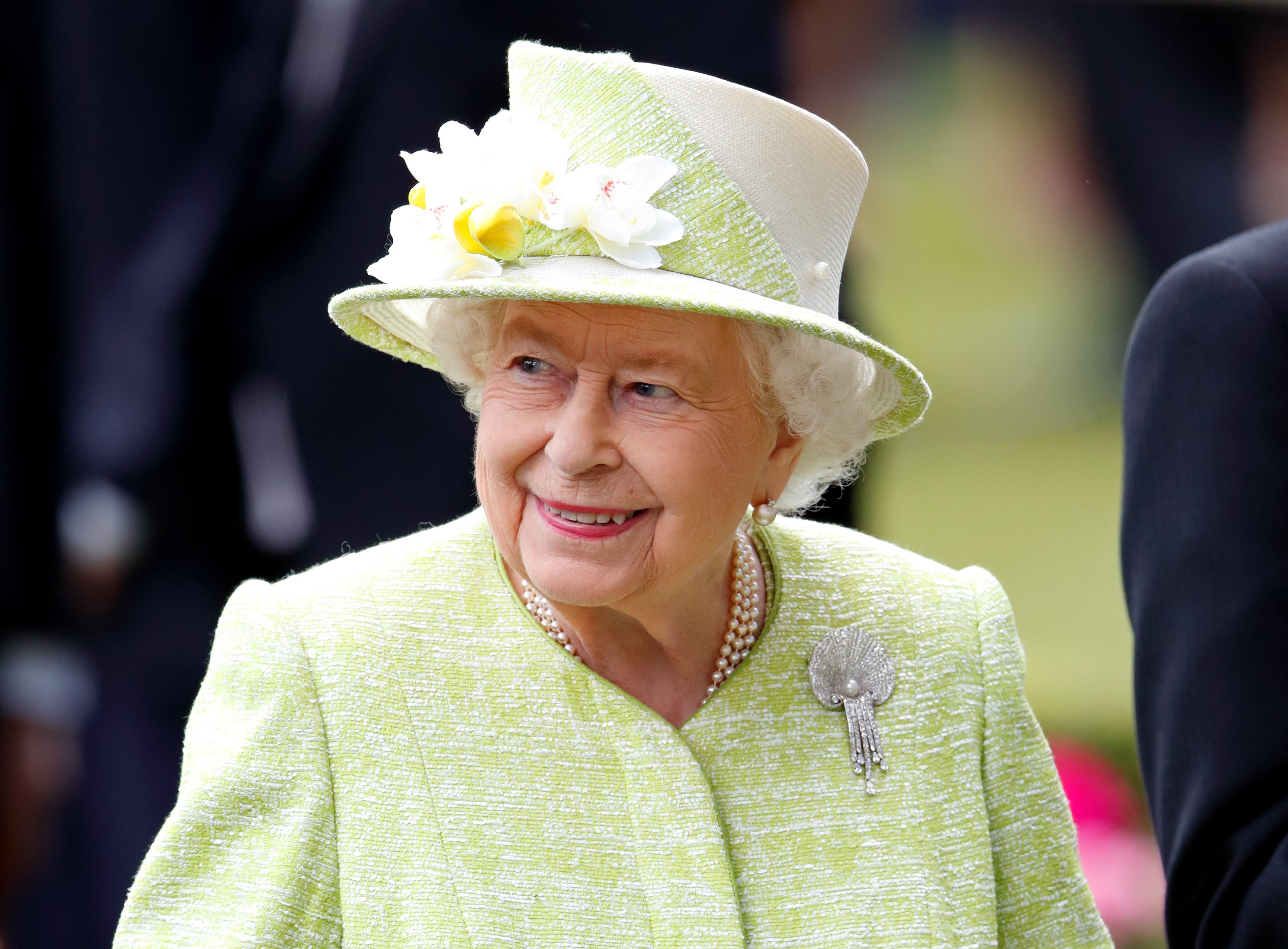 Königin Elizabeth II. nimmt am 22. Juni 2019 am fünften Tag von Royal Ascot in Ascot, England teil. | Foto: Getty Images