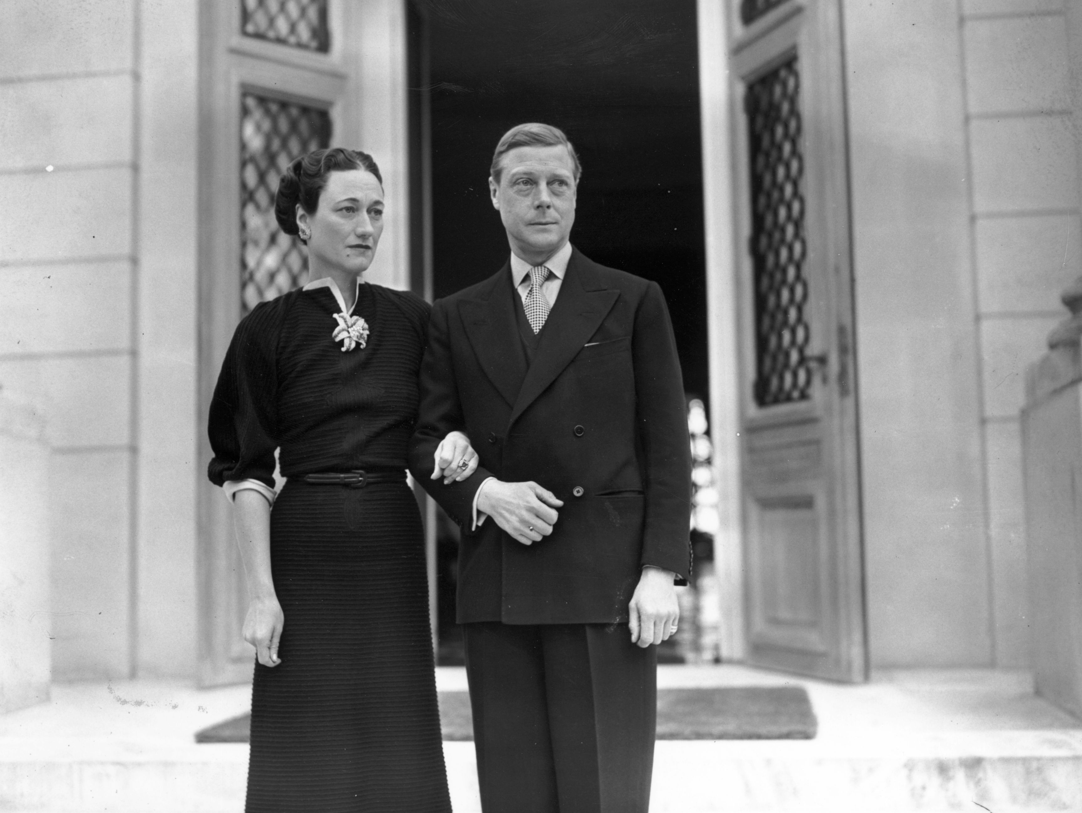 The Duchess of Windsor, Wallis Simpson and Duke of Windsor, King Edward VIII pictured at their home, the Villa La Croe in Cap D'Antibes on January 2, 1939 in Cannes in France. | Source: Getty Images