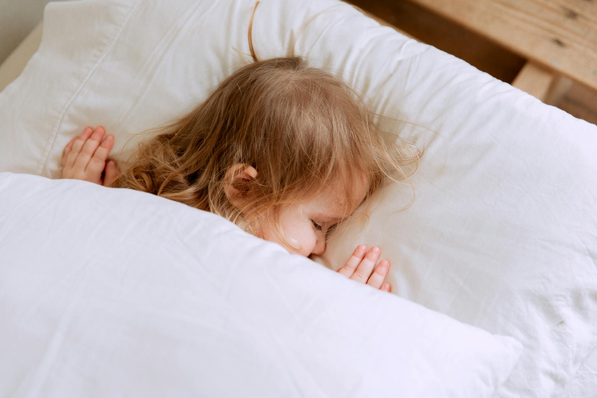 A little girl sleeping | Source: Pexels