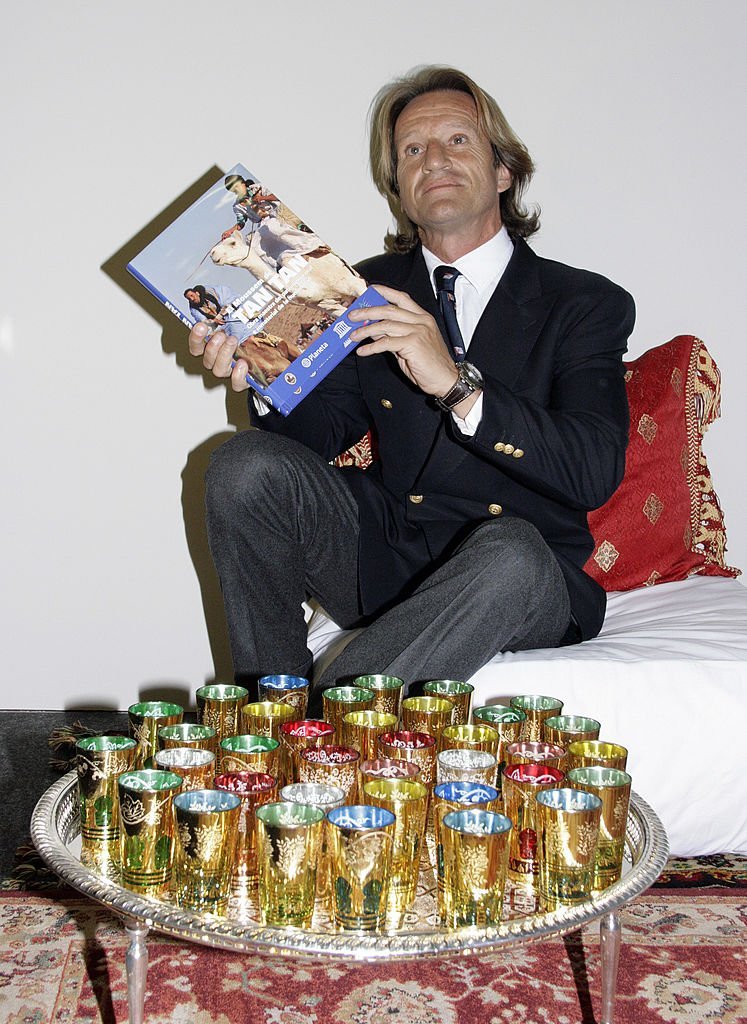 Kitín Muñoz presenta su libro 'Moussem de Tan Tan' el 17 de noviembre de 2009 en Madrid, España. | Foto: Getty Images Kitín Muñoz presenta su libro 'Moussem de Tan Tan' el 17 de noviembre de 2009 en Madrid, España. | Foto: Getty Images