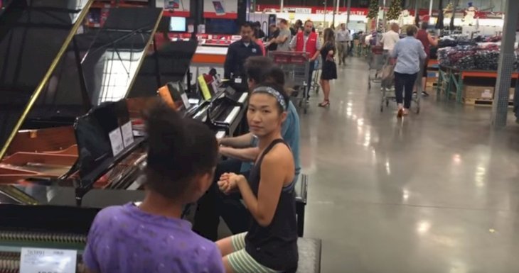 Source: YouTube/ Costco Piano Girl