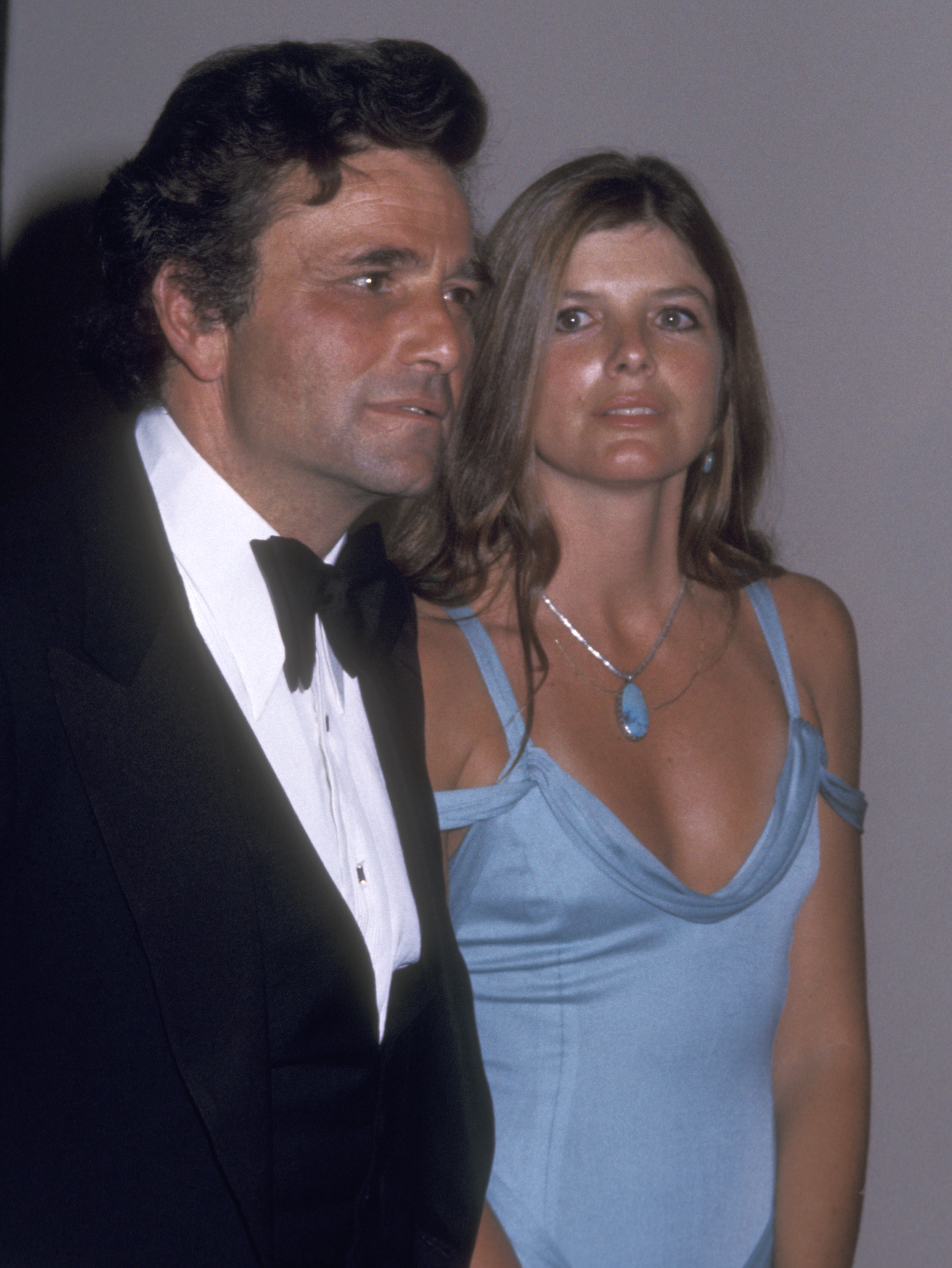 Actor Peter Falk and Katherine Ross attend 47th Annual Academy Awards on April 8, 1975 at the Dorothy Chandler Pavilion in Los Angeles, California. | Source: Getty Images